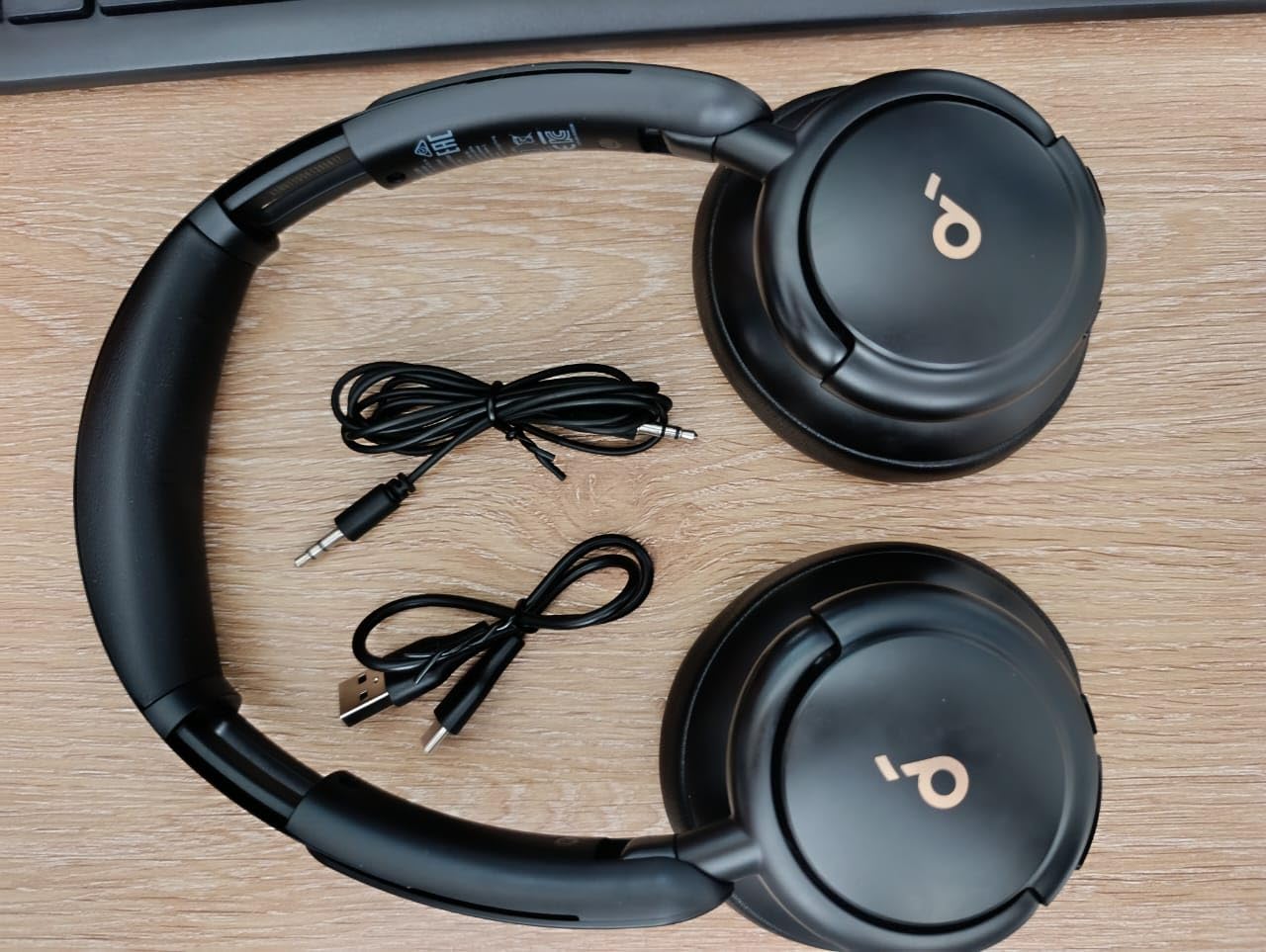 Soundcore by Anker Q30 Hybrid Active Noise Cancelling Headphones, White customer photo 2