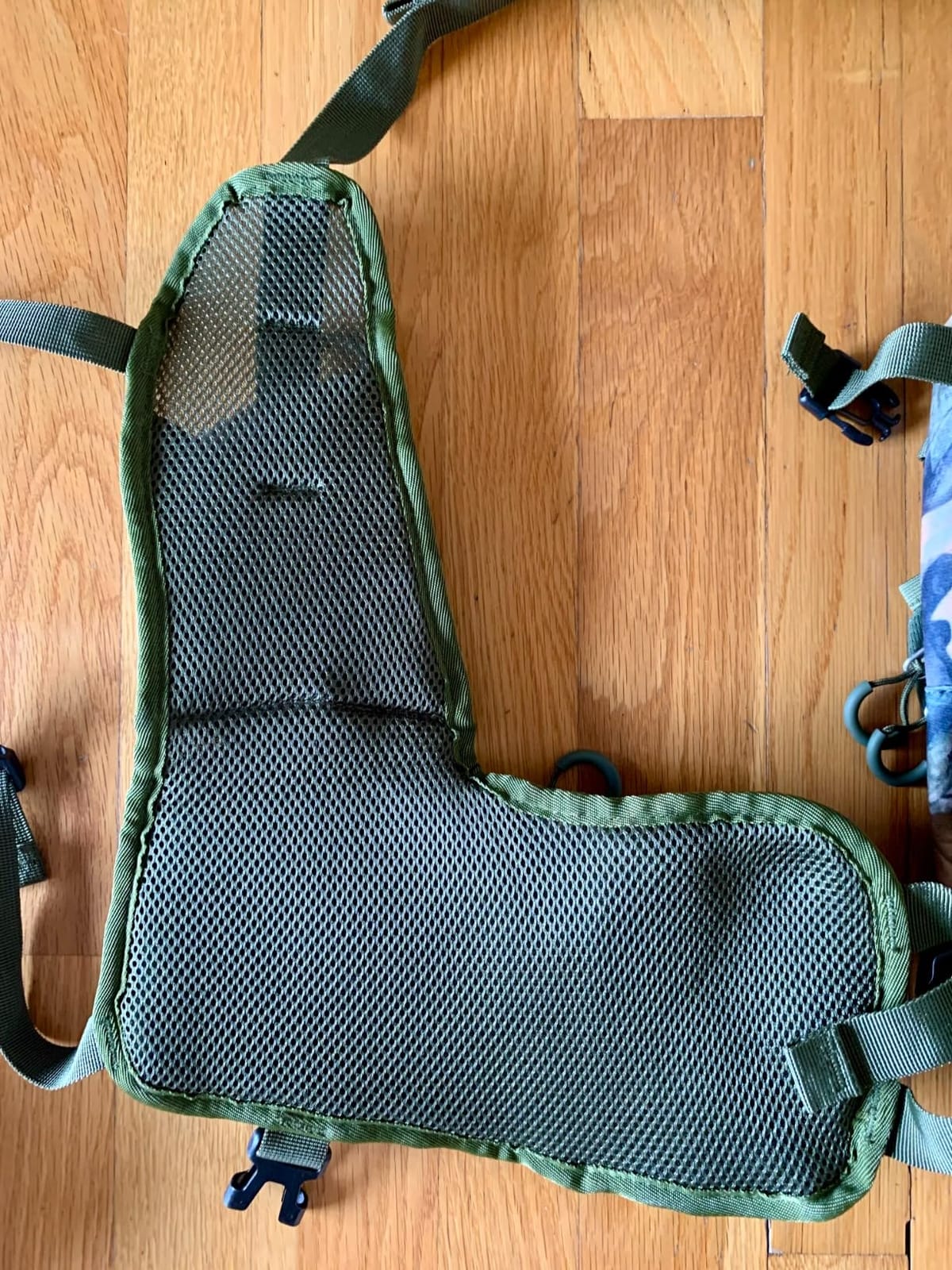 QOGIR Turkey Vest for Hunting with Seat Cushion: Comfortable Turkey Hunting Vest, Adjustable Turkey Vest with Game Pouch customer photo 2