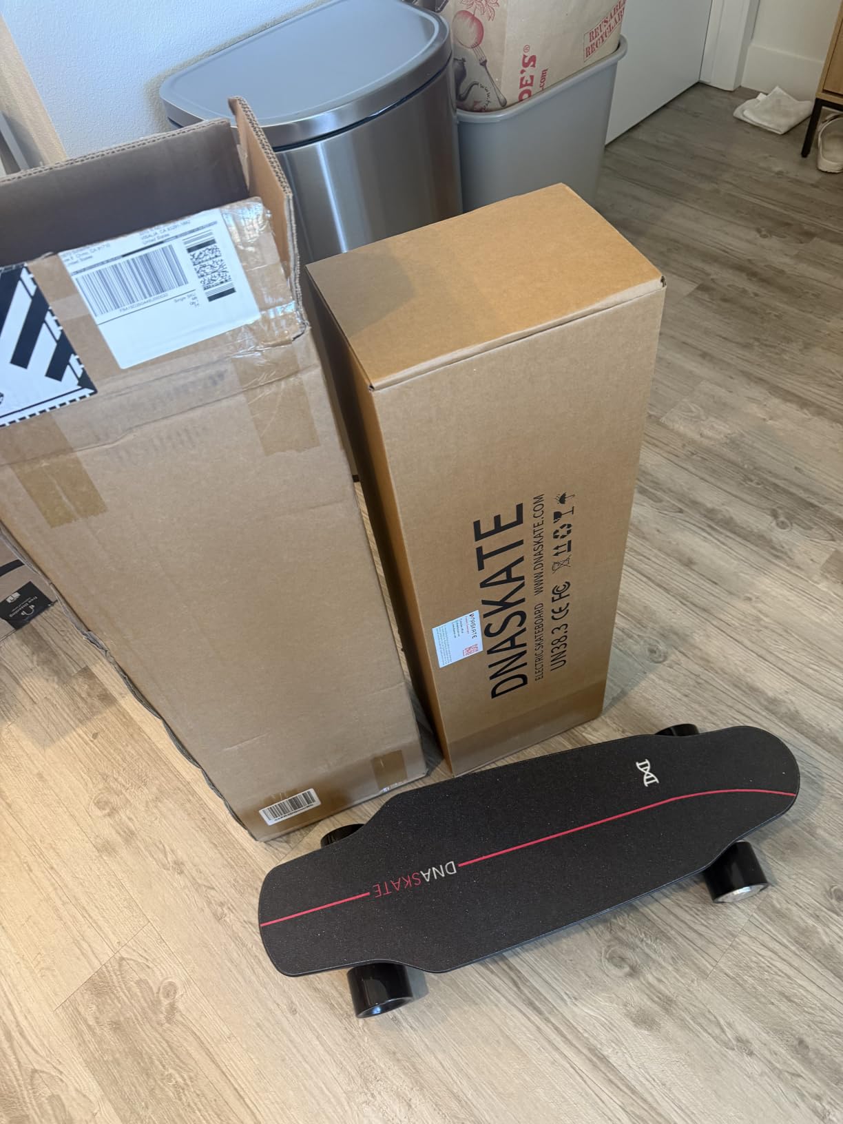 M8 Electric Skateboard with Remote, 15Mph Top Speed,9Miles Range,400 Hub-Motor, Skateboard for Adults ＆Teens customer photo 2