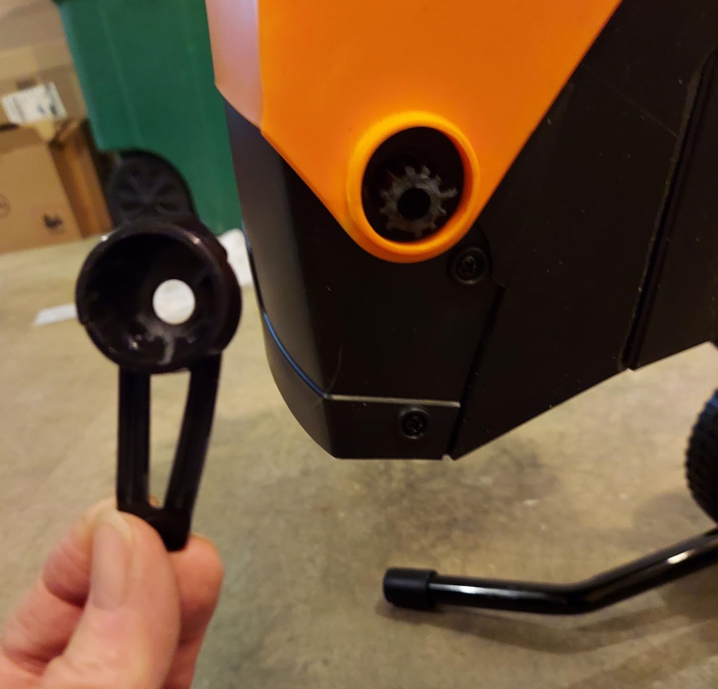 LawnMaster Electric Wood Chipper 1.8'' Cutting Diameter with Bag, FD1503 customer photo 1