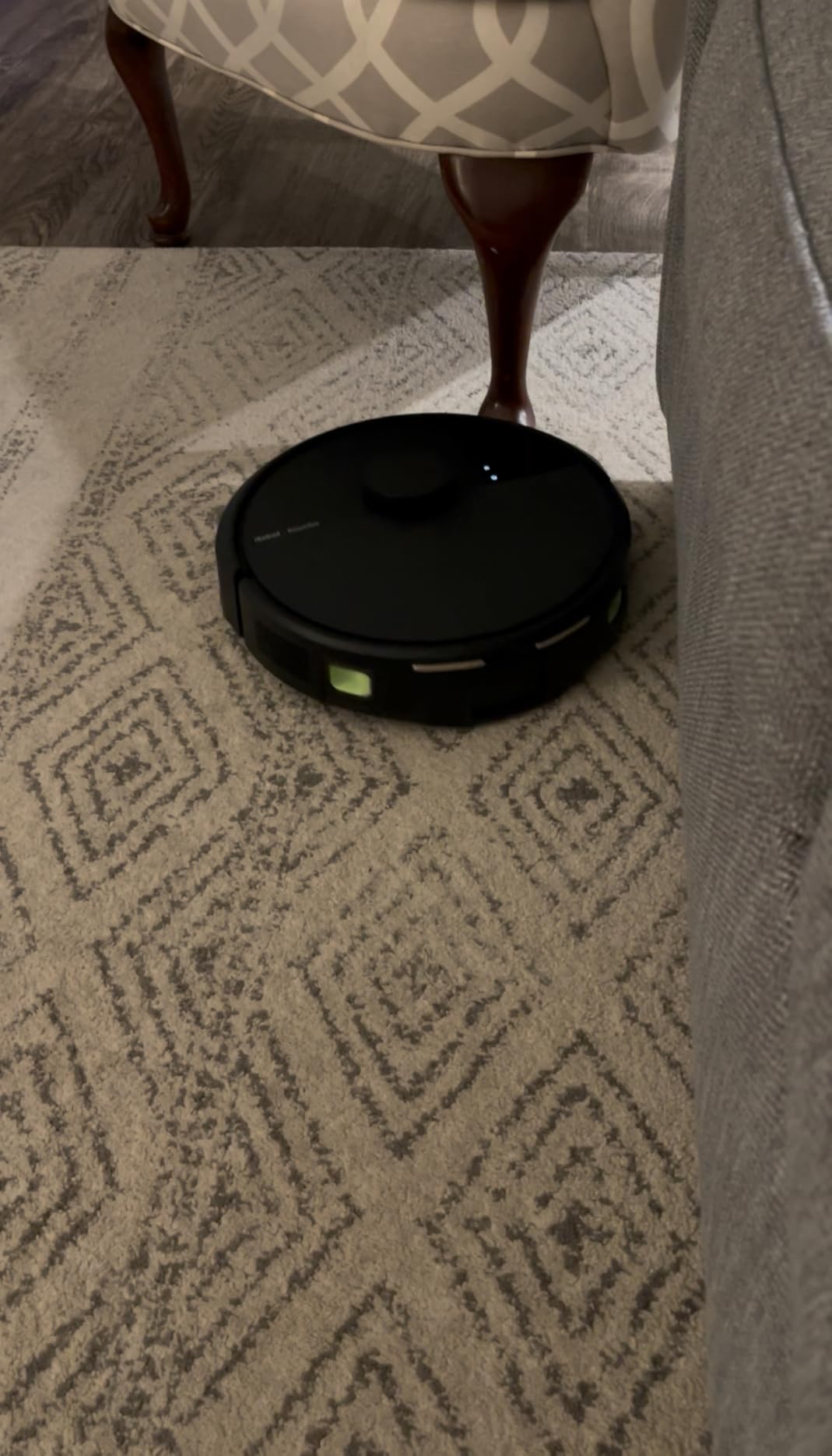 iRobot Roomba 105 Vac Robot Vacuum with AutoEmpty Dock - Self-Empties for 75 Days, Easy to use, Intense Power-Lifting Suction, LiDAR Navigation, Multi-Surface Cleaning, Cleans in Neat Rows customer photo 1