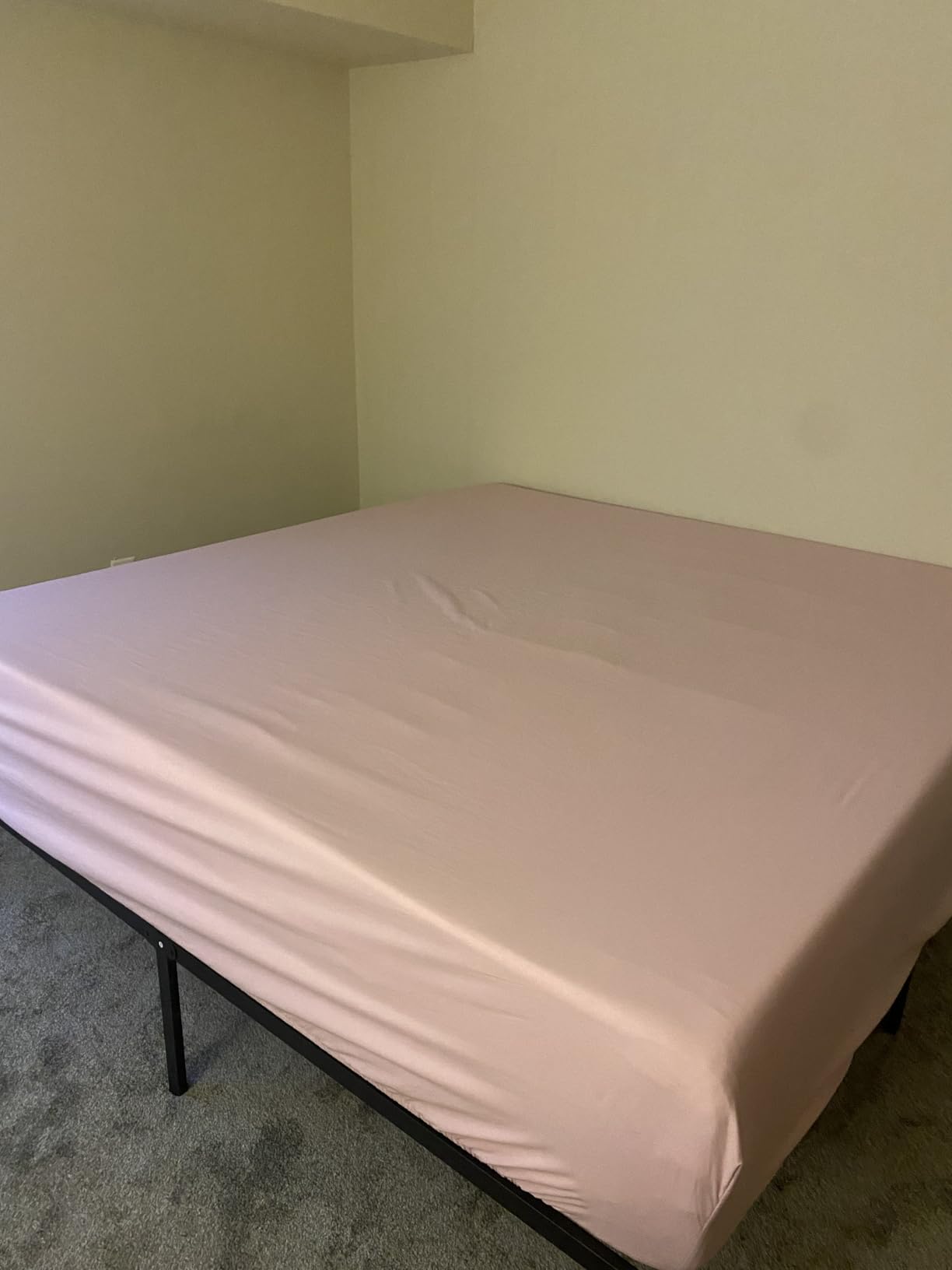 Novilla Queen Mattress in a Box, 8 Inch Queen Mattress with Gel Memory Foam | Cooling Night Sleep, Pressure Relief, CertiPUR-US Certified customer photo 1