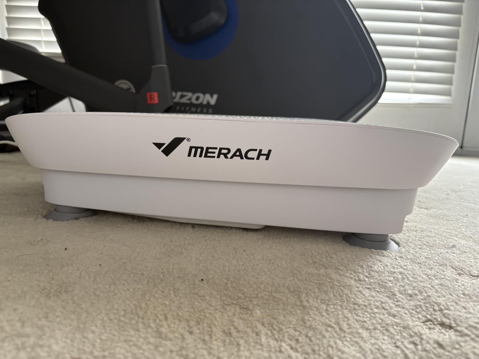 Merach CV30 Curved Vibration Plate Exercise Machine for Lymphatic Drainage | Risistance Band, Vibrating Plate with Real-Time Calorie Tracking on LED Display, Fitness Equipment for Home Gym Women Men customer photo 1