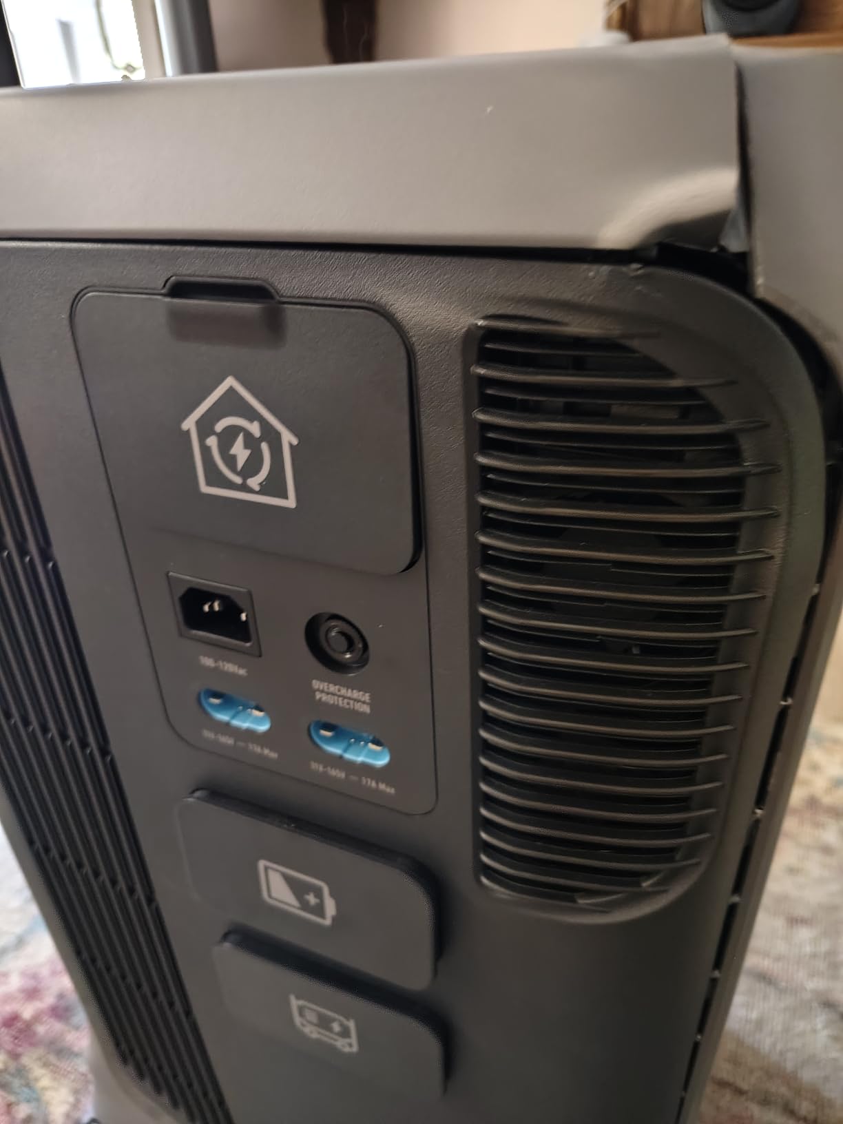 Anker SOLIX F3800 Plus Portable Power Station and Home Power Panel, 3,840Wh customer photo 1