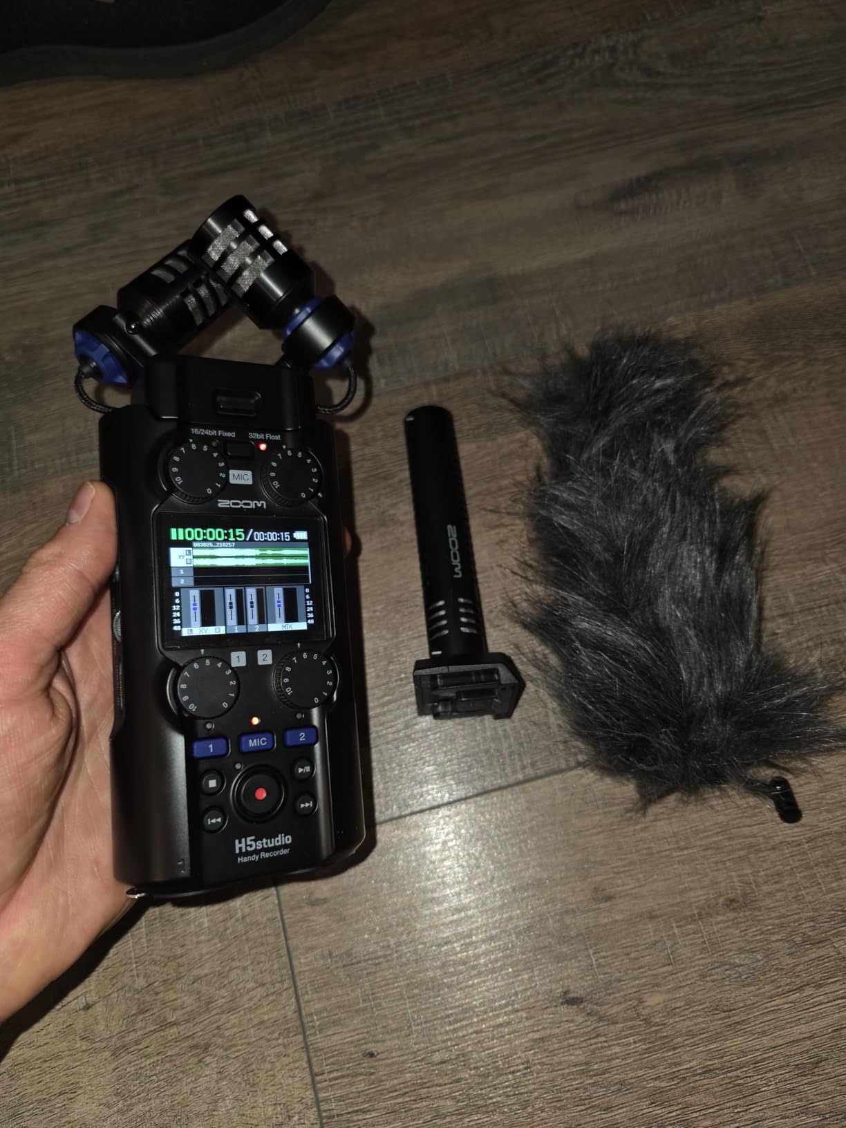 Zoom H5 Studio Handy Recorder for Filmmakers & Musicians | Clip-Free Audio with 32-Bit Float, 6 Tracks, F-Series Preamps, Large Stereo Mics, 2 XLR/TRS Inputs, USB Audio Interface customer photo 1