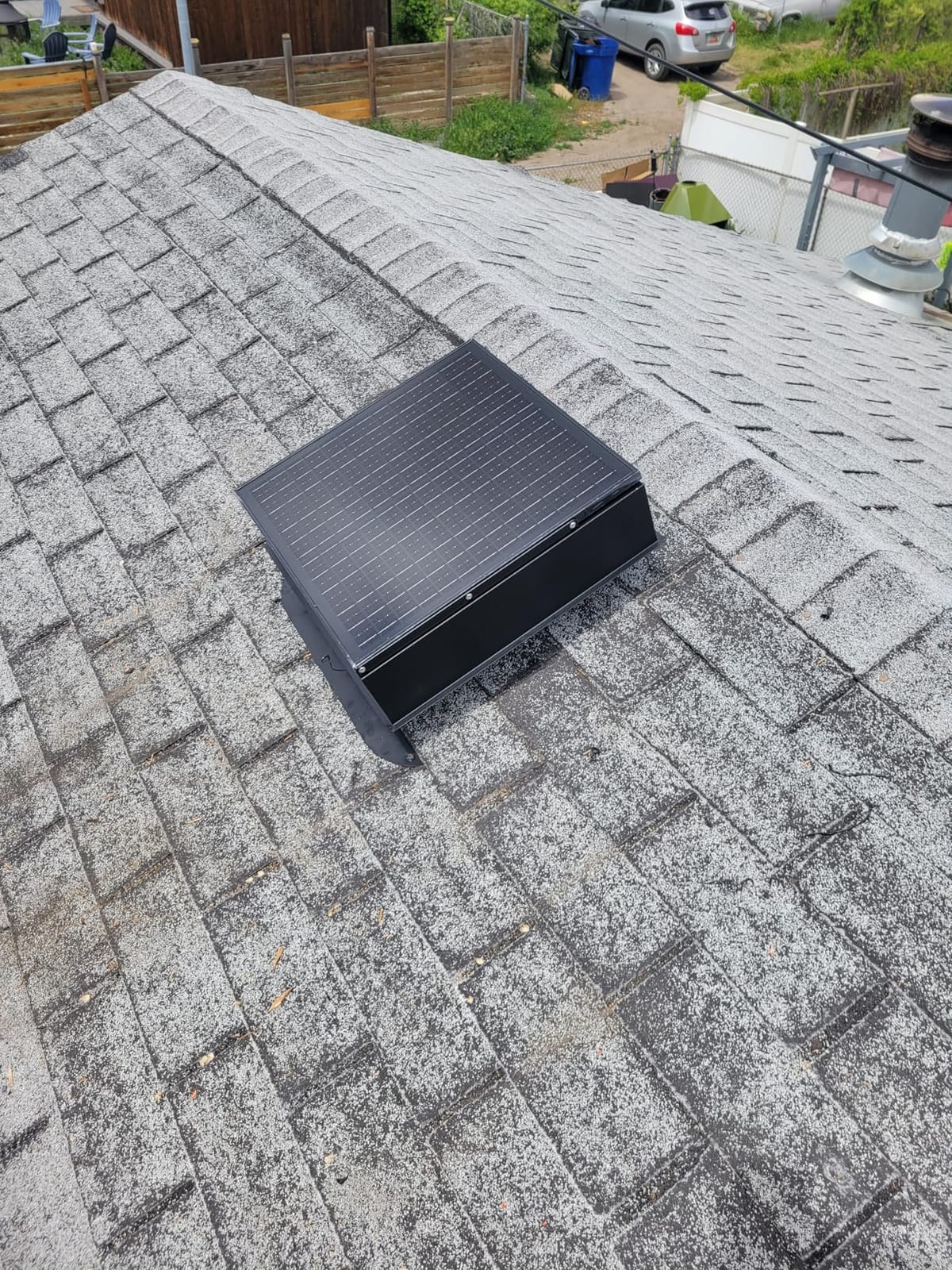 VEVOR 35W Solar Attic Fan, 2400 CFM with Auto Temp Control, Weatherproof, Low-Noise Automatic Ventilation for Attic, Shed, & Garage customer photo 1