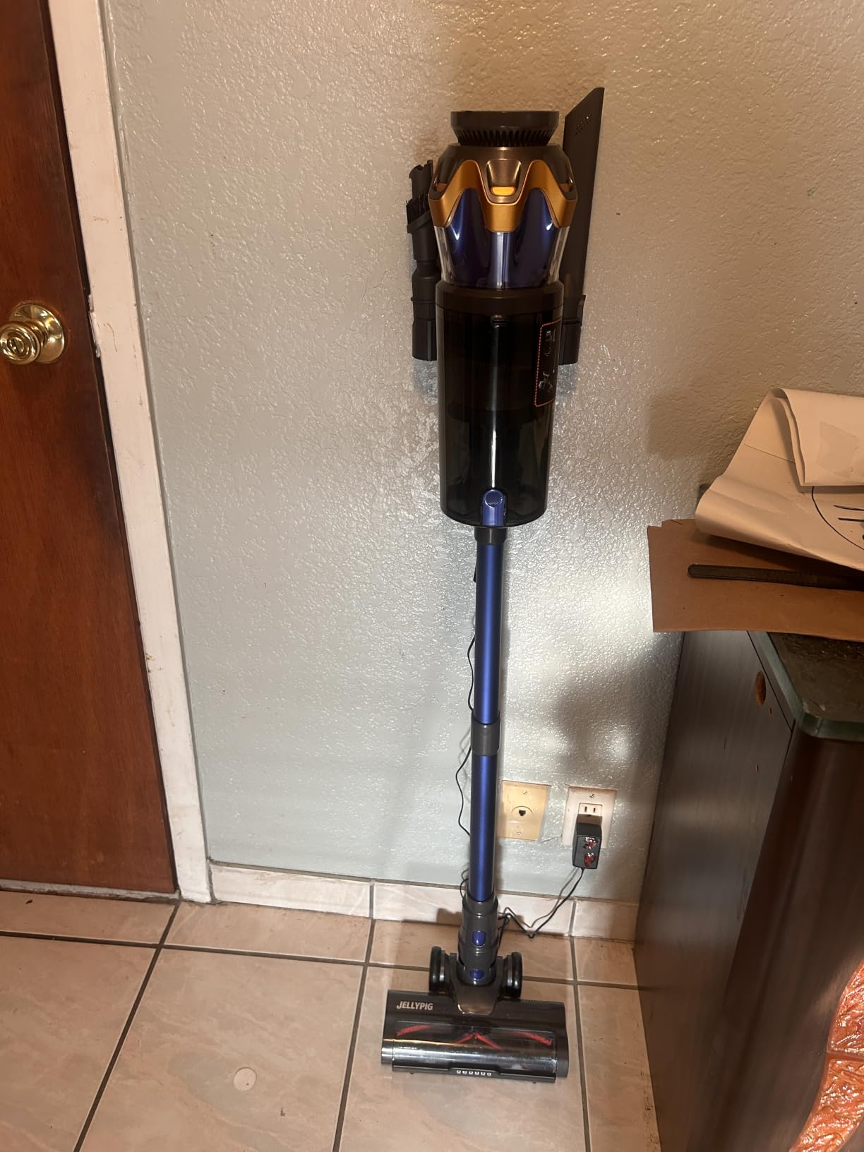 Cordless Vacuum Cleaner, Upgraded 650W 55KPA 70Mins Cordless Stick Vacuum Cleaner with Self-Standing and Touch Screen, Anti-tangle Wireless Vacumm, Vacuum Cleaners for Home/Pet Hair/Carpets/Floors customer photo 1