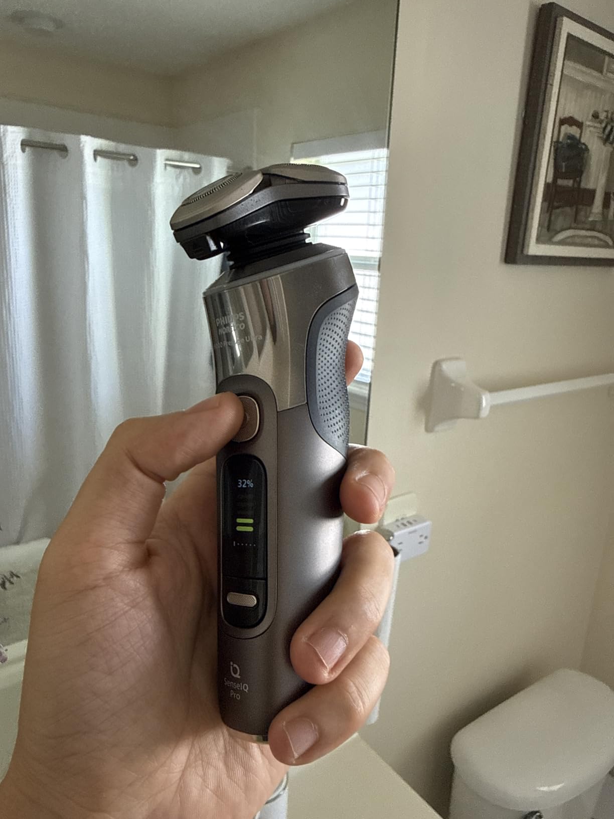 Philips Norelco i9000 Prestige Ultra Electric Shaver, Dark Slate customer photo 2