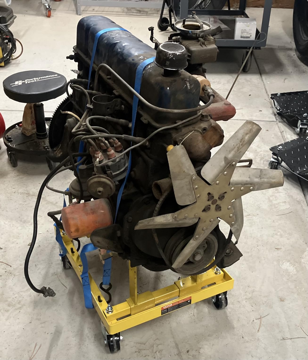 VEVOR Engine Stand, 750 LBS Load Capacity Engine Motor Stand with Adjustable Width & Length, Heavy-Duty Steel Motor Holder with 4 Swivel Casters and 2 Ratchet Straps, Suitable for Most Engines customer photo 1