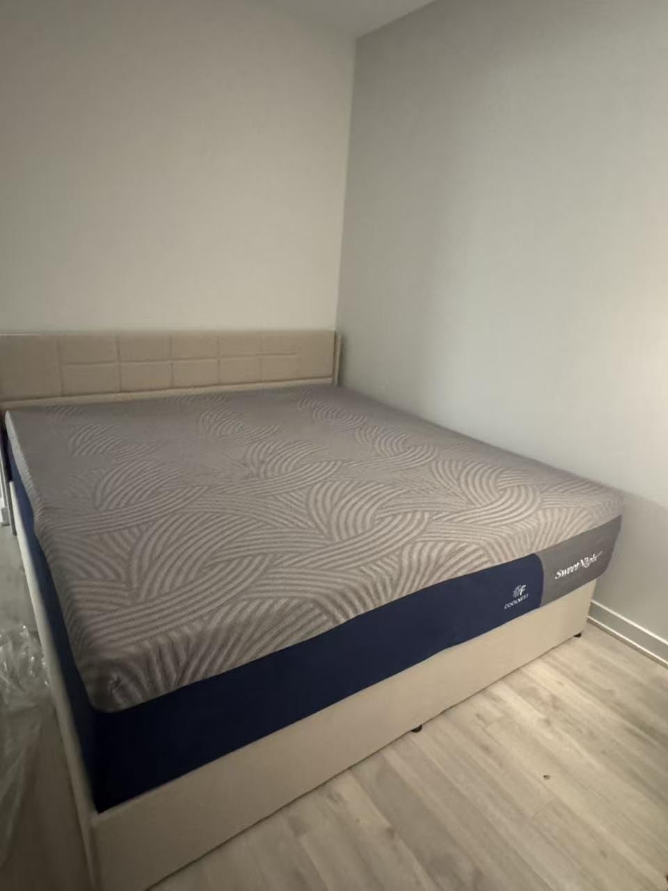 Sweetnight CoolNest 16 inch King Mattress, Cooling Memory Foam Mattress | Cool Night Sleep, 5-Zone Ergo Support for Pressure Relief, Enhanced Breathability, Medium Feel, CertiPUR-US Certified customer photo 1