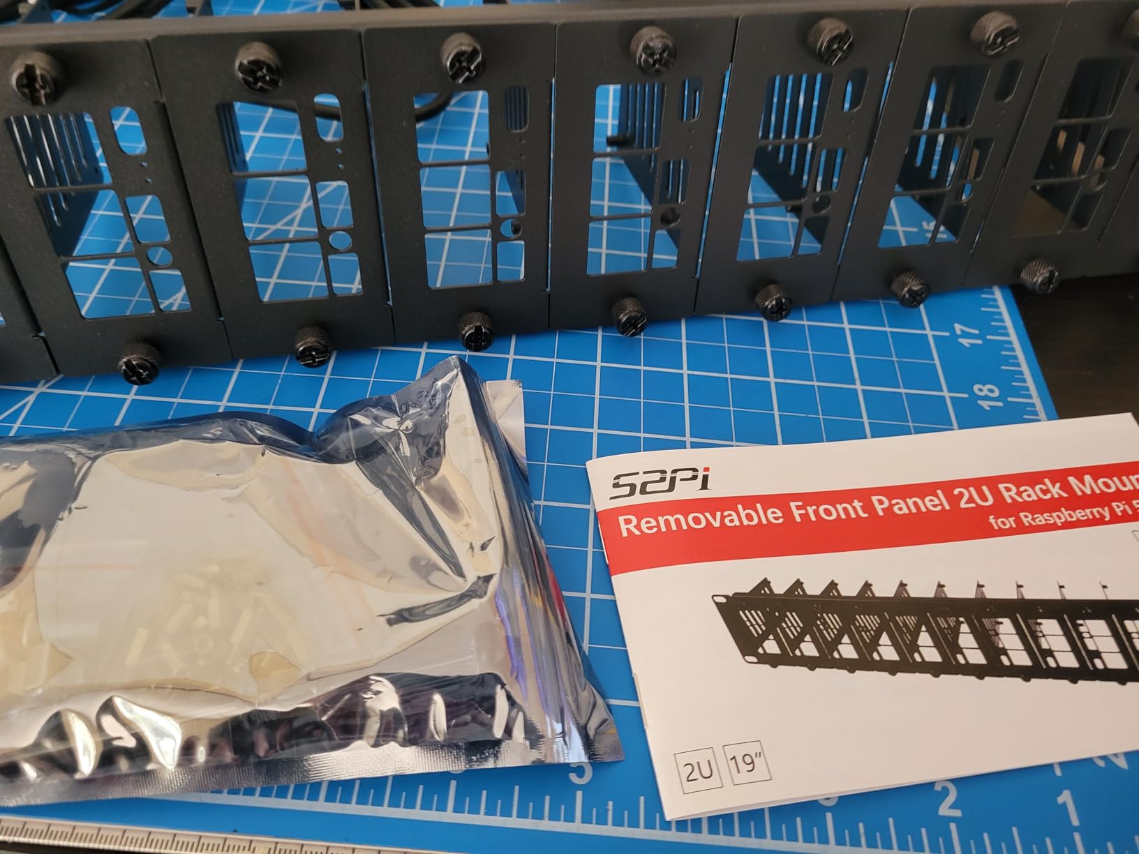 GeeekPi 19 inch 2U Rack Mount for Raspberry Pi 5/4B/3B+/3B, with Removable Front Brackets, Compatible with 19 inch Server Cabinets customer photo 2