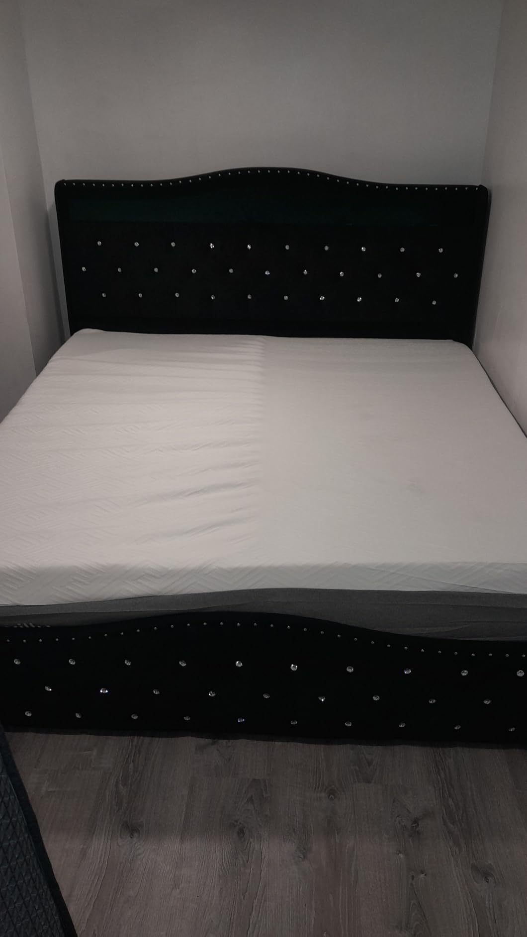 Novilla Mattress King Size 14 Inch, Gel Memory Foam Mattress King in a Box | Comfort Foam for Contour Support & Motion Isolation & Edge Support, CertiPUR-US Certified customer photo 1