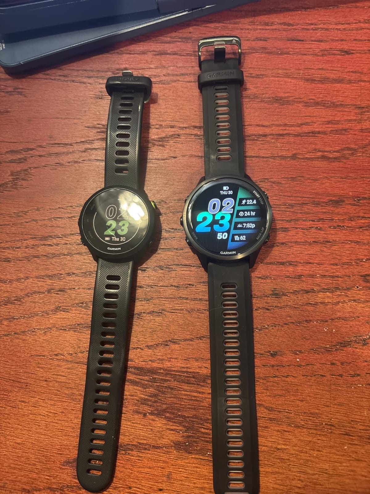 Garmin Forerunner® 970, 47mm, Carbon Gray DLC Titanium, Black/Whitestone customer photo 1