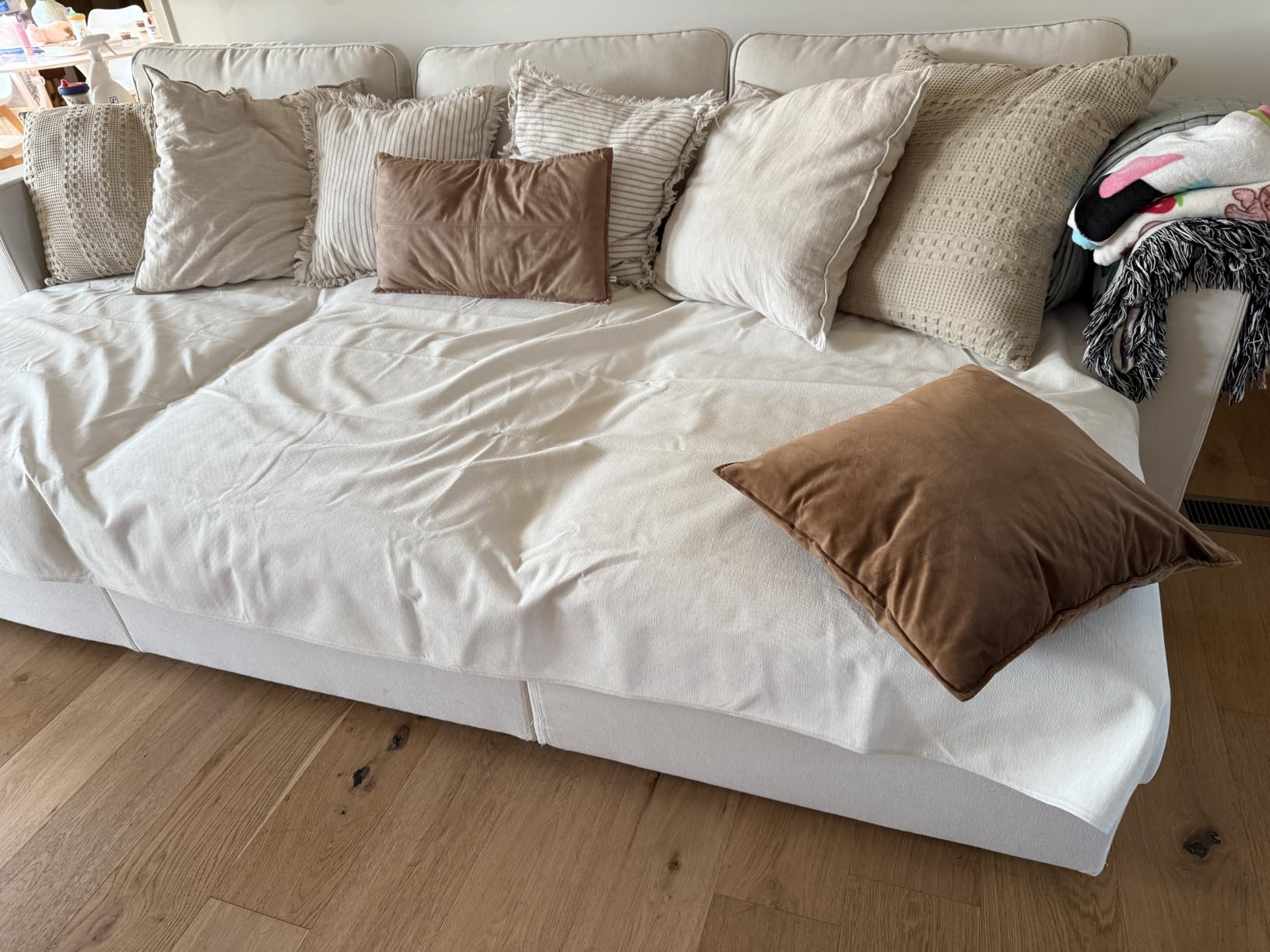 Deep Dream Cat-Scratch Resistant Couch Cover, Waterproof Sofa Cover for 3 Cushion Couch Washable, Pet Friendly Couch Protectors Anti Slip Thickened Love Seat Slipcovers for Dogs Pets, 71