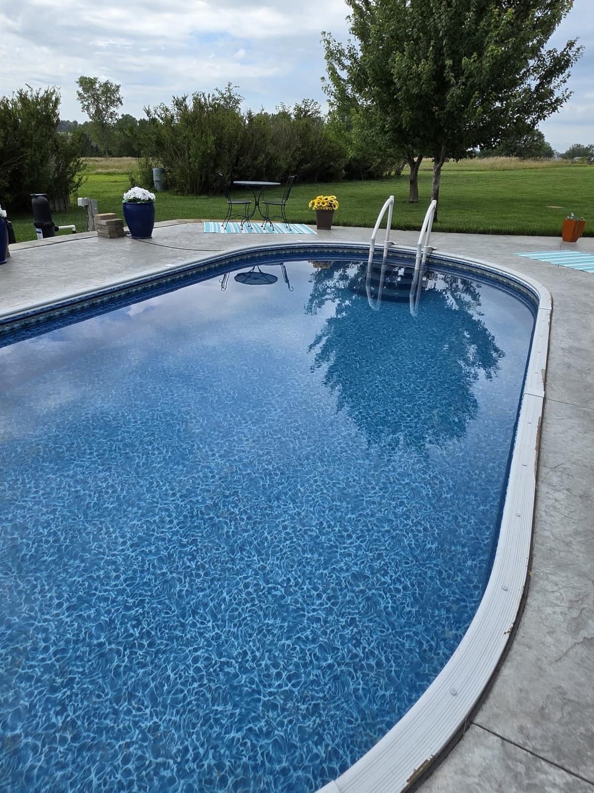 WYBOT C1 Cordless Robotic Pool Vacuum for Inground Pools | 4-in-1 Wall & Waterline Cleaning Above Ground Pool Cleaner Up to 1,614sq.ft, 150mins Smart Navigation, App Support customer photo 2