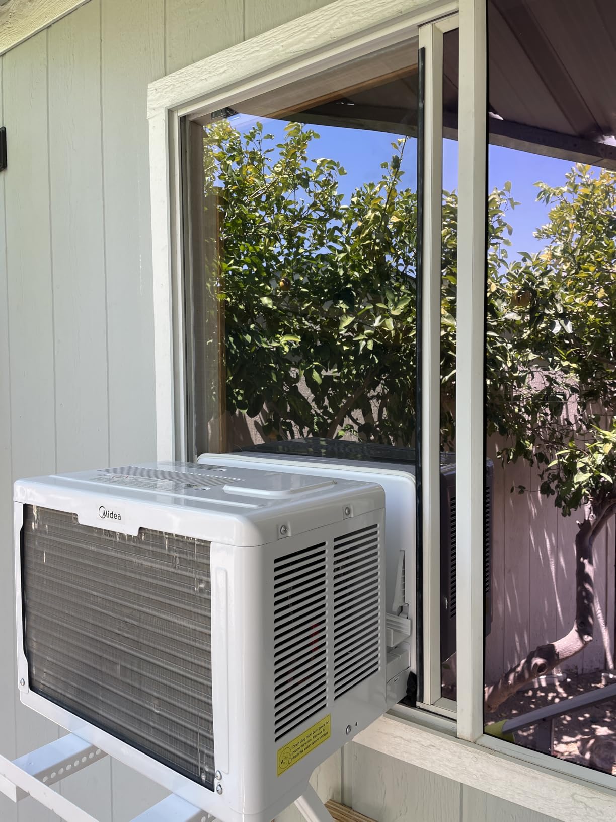 Midea 8,000 BTU U Shaped Smart Inverter Window Air Conditioner - Cools 350 Sq Ft, Ultra Quiet with Open Window Flexibility - Alexa/Google Assistant Compatible - 37% Energy Savings, Remote (Updated) customer photo 1