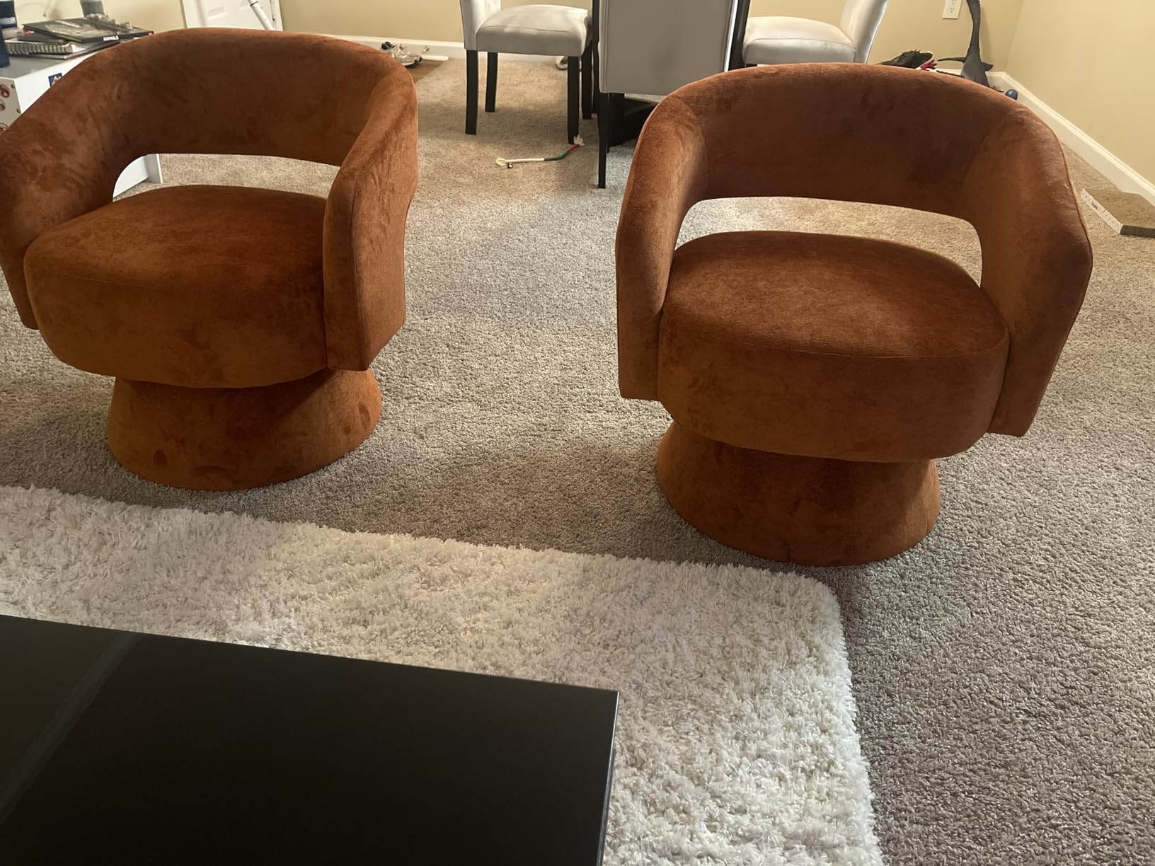 INZOY Swivel Barrel Chair with Velvet Fabric, Swivel Accent Chair with Thickened Soft Cushion, Comfy Round Swivel Chair for Living Room Bedroom, Beige customer photo 1