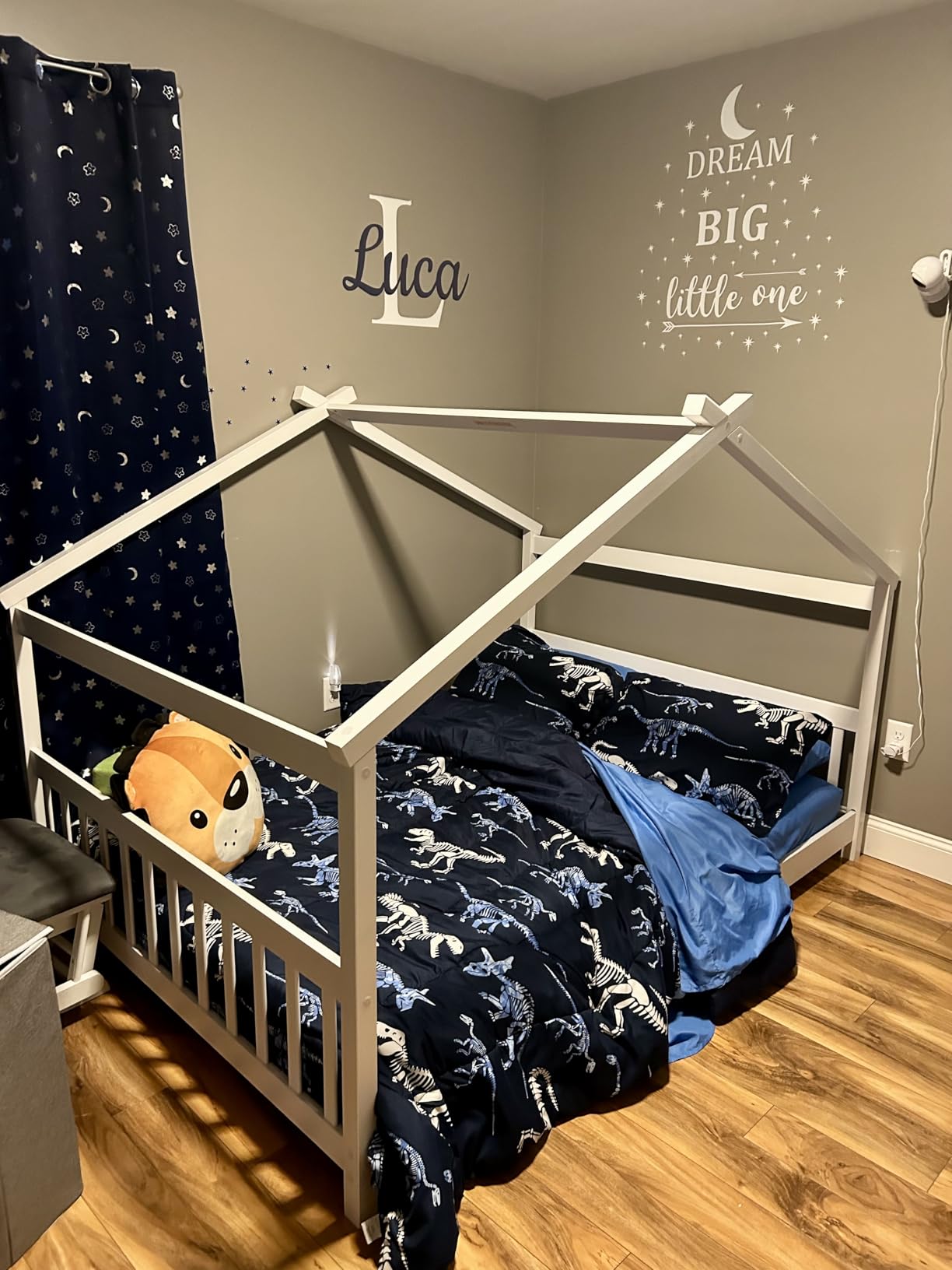 Giantex House Bed Twin, Solid Wood Kids House Bed with Roof, Headboard and Footboard, Low Floor Twin Bed Frame for Kids Teens Girls Boys, No Box Spring Needed, Natural customer photo 2