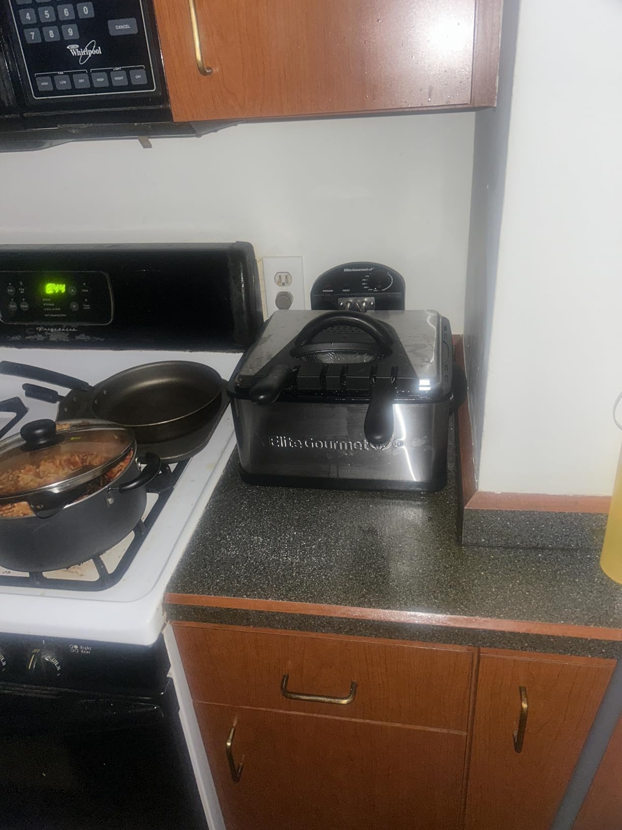 Elite Gourmet 4.5Qt Deep Fryer, Dual 2Qt Split Baskets, 1700W customer photo 1