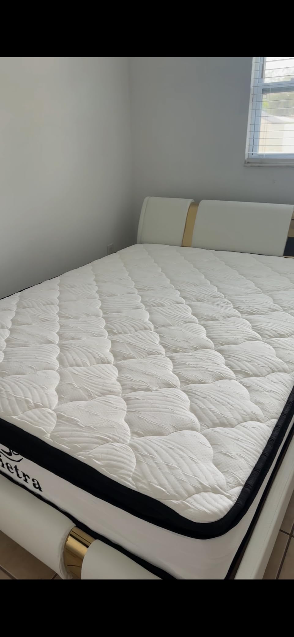 Queen Mattress, 12 Inch Queen Size Mattress in a Box, Upgraded Hybrid Mattresses Pocket Springs, Motion Isolation, Pressure Relief, Medium Firm, Breathable Comfort customer photo 2