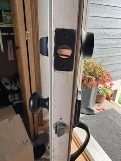 Level Lock Pro - World’s Smallest, Fastest, Innovative Smart Lock - Matter-Over-Thread Deadbolt Plus Apple Home Key - Keyless & Remote Access via Apple, Alexa, Google Home, SmartThings (Matte Black) customer photo 2