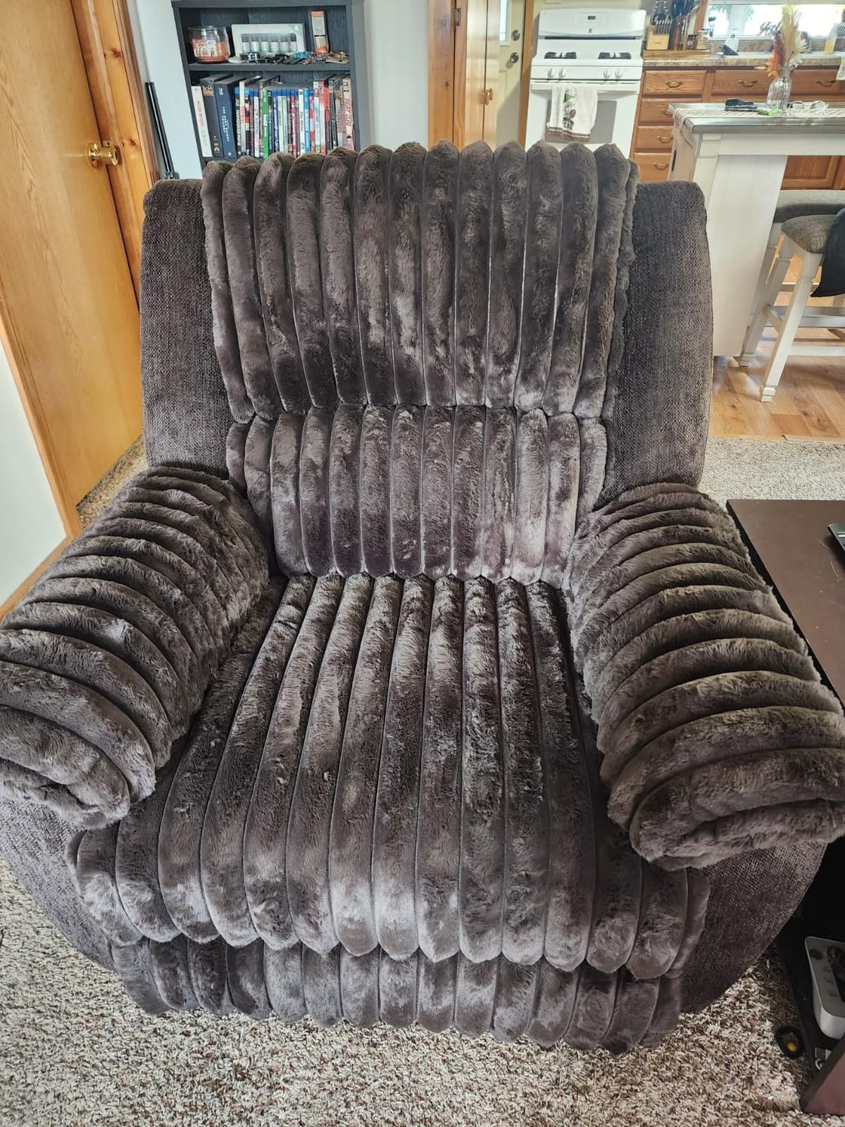 Oversized Power Recliner Zero Gravity with USB Port for Big Man Faux Fur Electric Extra Large Reclining Chairs for Living Room Soft Lumbar Support, 26 inch Seat Width Grey customer photo 1