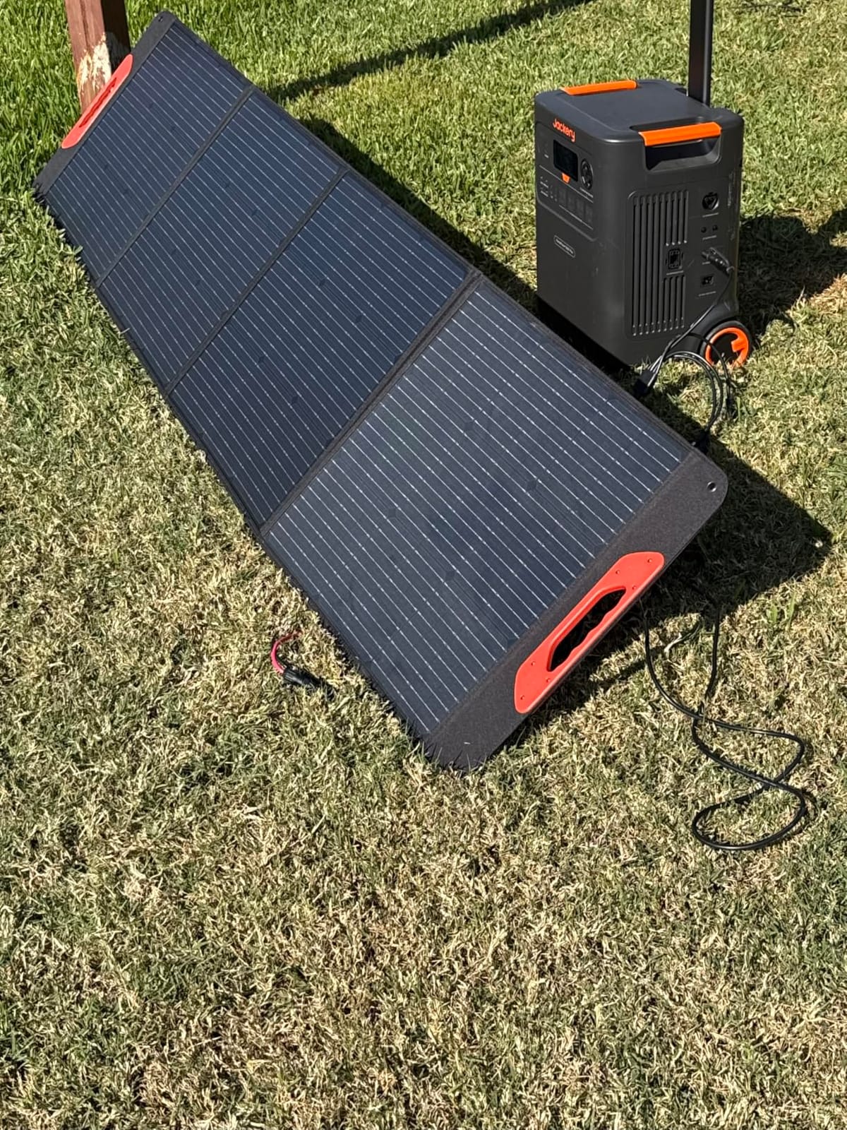 Jackery HomePower 3600 Plus Power Station, 3584Wh, 3600W AC Output customer photo 1