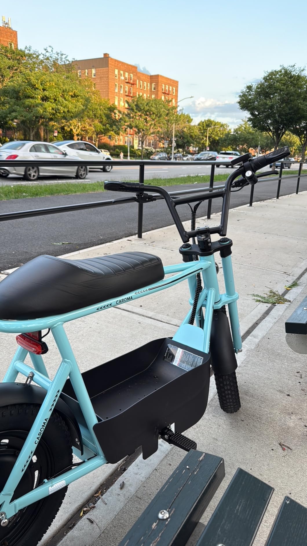 Caroma Peak 1200W Electric Scooter with Seat,30Miles&20MPH customer photo 2