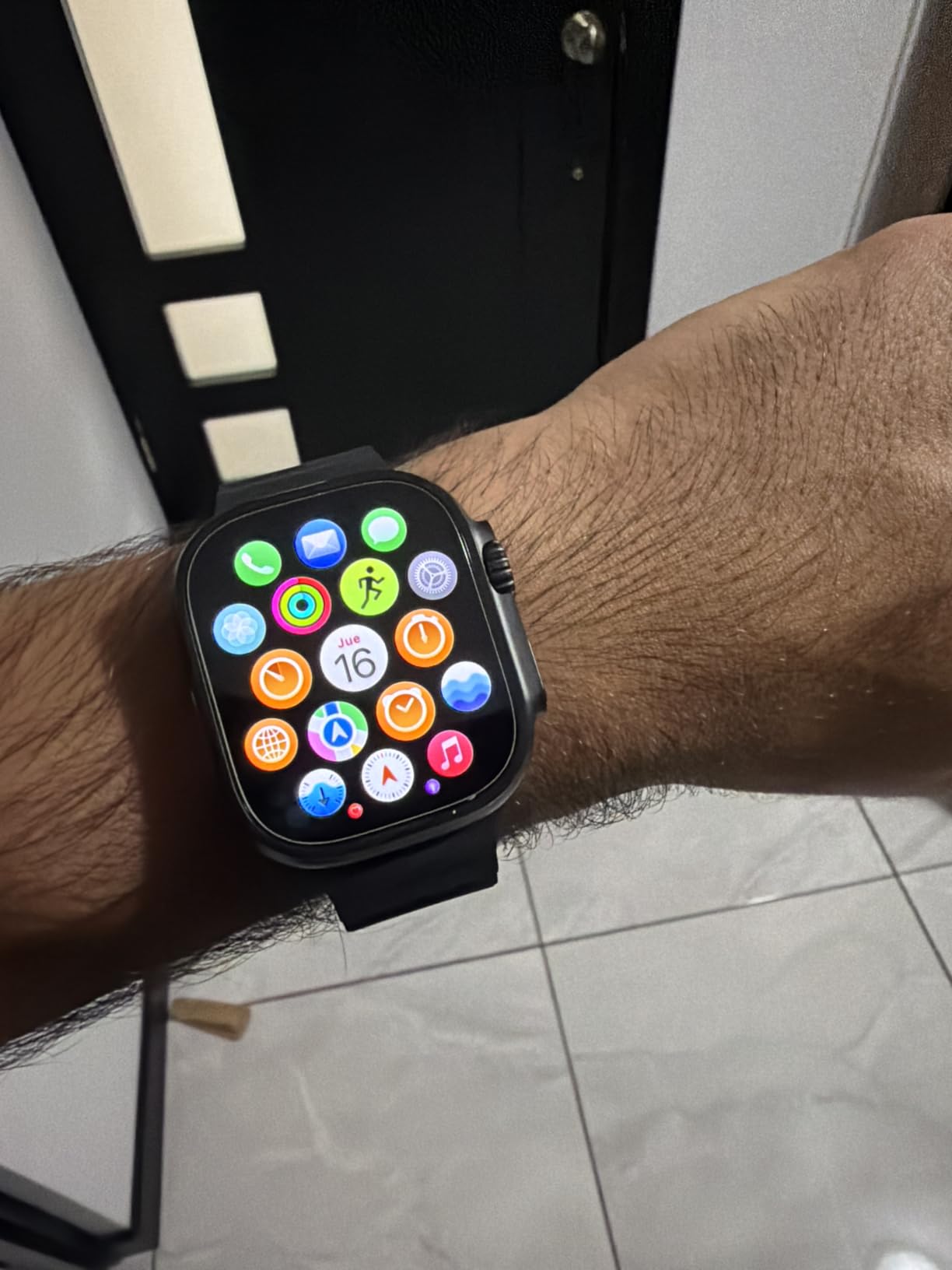 Apple Watch Ultra 3 [GPS + Cellular 49mm] Running & Multisport Smartwatch w/Rugged Titanium Case w/Natural Titanium Milanese Loop - L. Satellite Communications, Advanced Health & Fitness Tracking customer photo 2