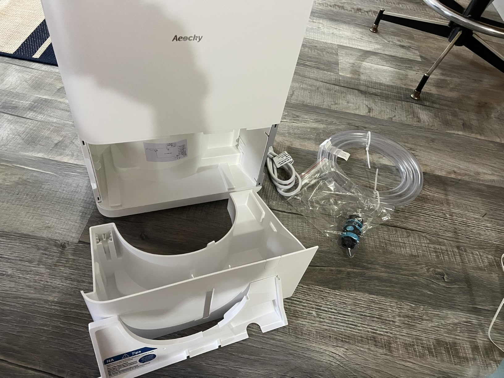 AEOCKY 50 Pint/Day, 3500Sq.Ft Ultra-Quiet 40dB Dehumidifier with Drain Hose customer photo 1