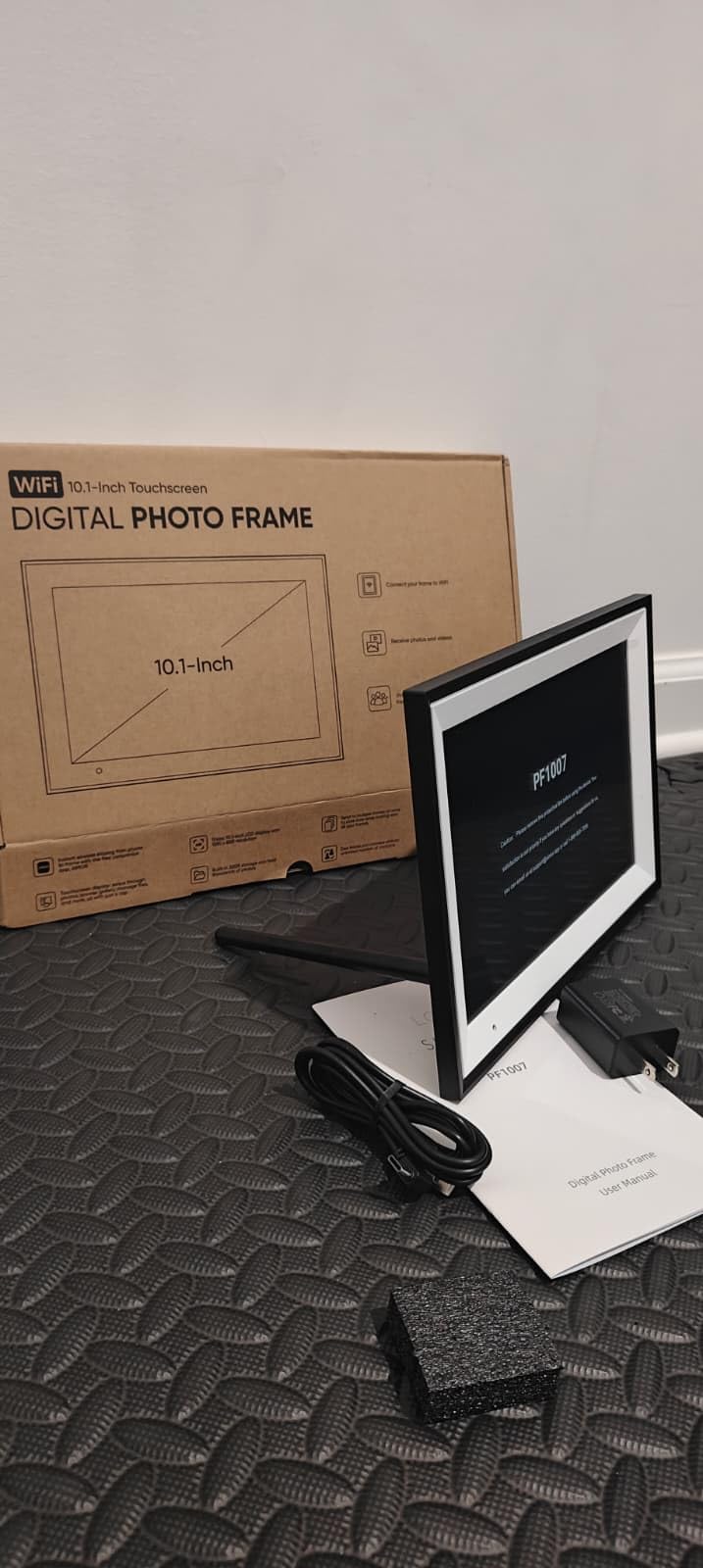 Digital Picture Frame, 10.1 Inch Picture Frame with 1280*800 HD IPS Touch Screen, Smart Digital Photo Frame Built-in 32GB Memory, Auto-Rotate Easy Setup to Share Photos or Videos via AiMOR APP (Black) customer photo 2