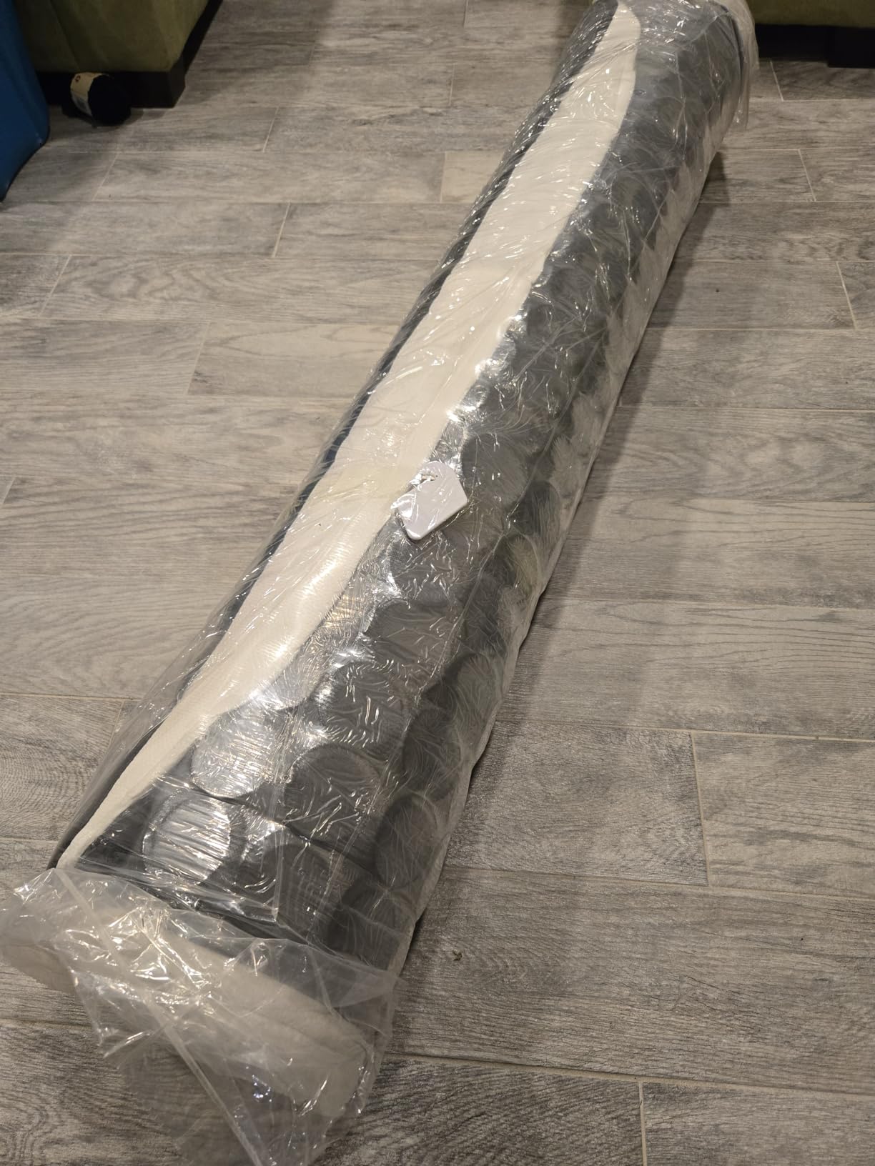 Queen Mattress 12 Inch, Cooling Hybrid Bed in a Box, 7-Zones Individual Pocket Spring, Mattress Queen for Back Pain Relief & Motion Isolation, Fiberglass-Free, CertiPUR-US, 365-Night Trial customer photo 1