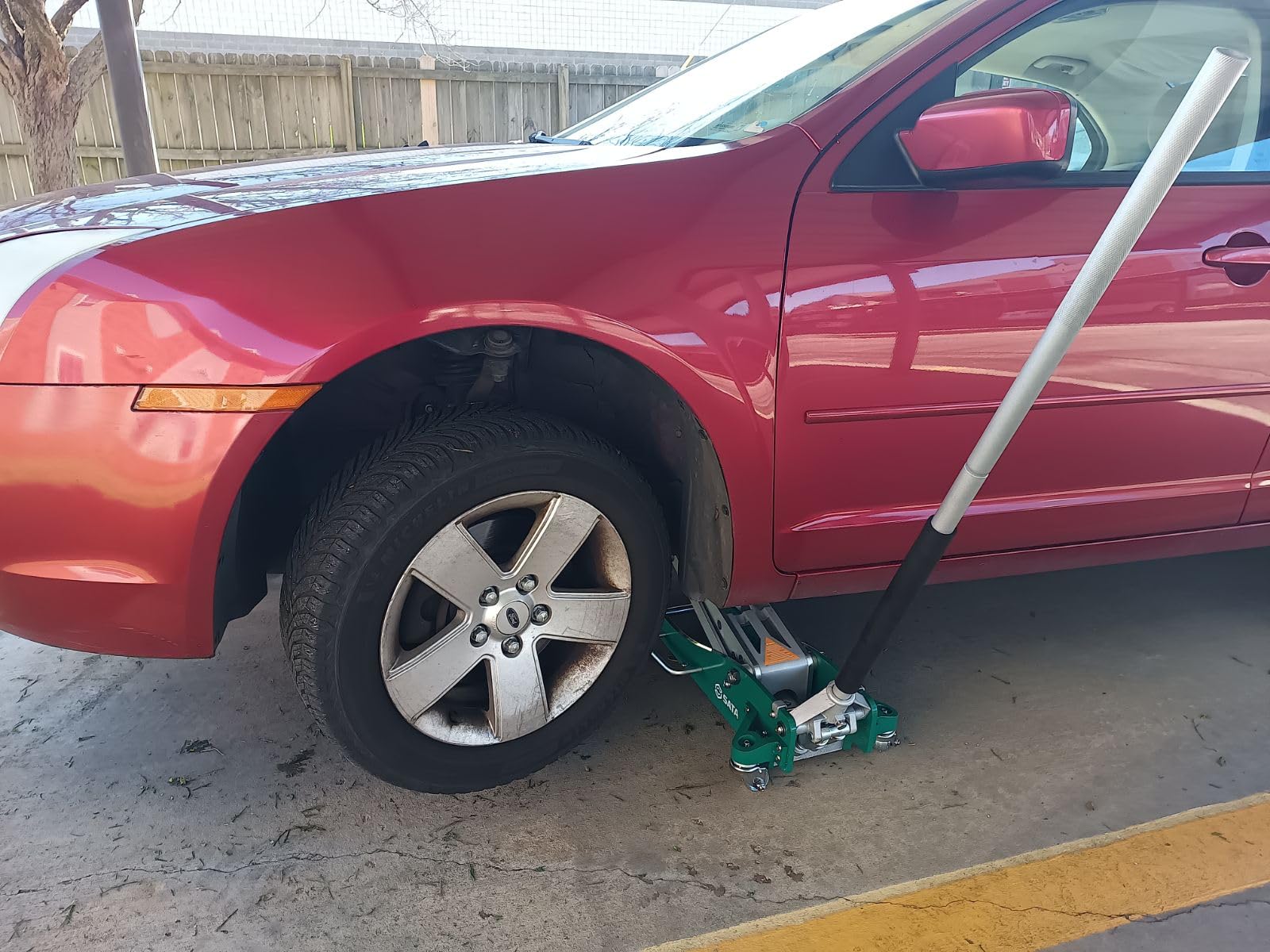 SATA 3-Ton (6,600 lb) Aluminum Floor Jack, Low-Profile Design with Dual-Piston Rapid Lift Pump, Tested for 1.5X Overload for Ultimate Safety, 30% Lighter Than Steel Model customer photo 2