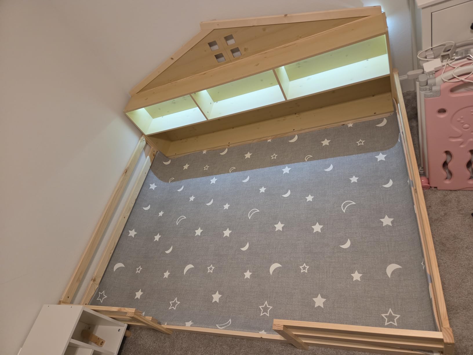 GIANTEX Full Size Floor Bed for Kids, Wooden Montessori Bed Frame with Bookcase, Storage Shelves & Safety Fence Rails, Floor Beds Full for Girls, Boys, No Box Spring Needed, Without Slats, Natural customer photo 2