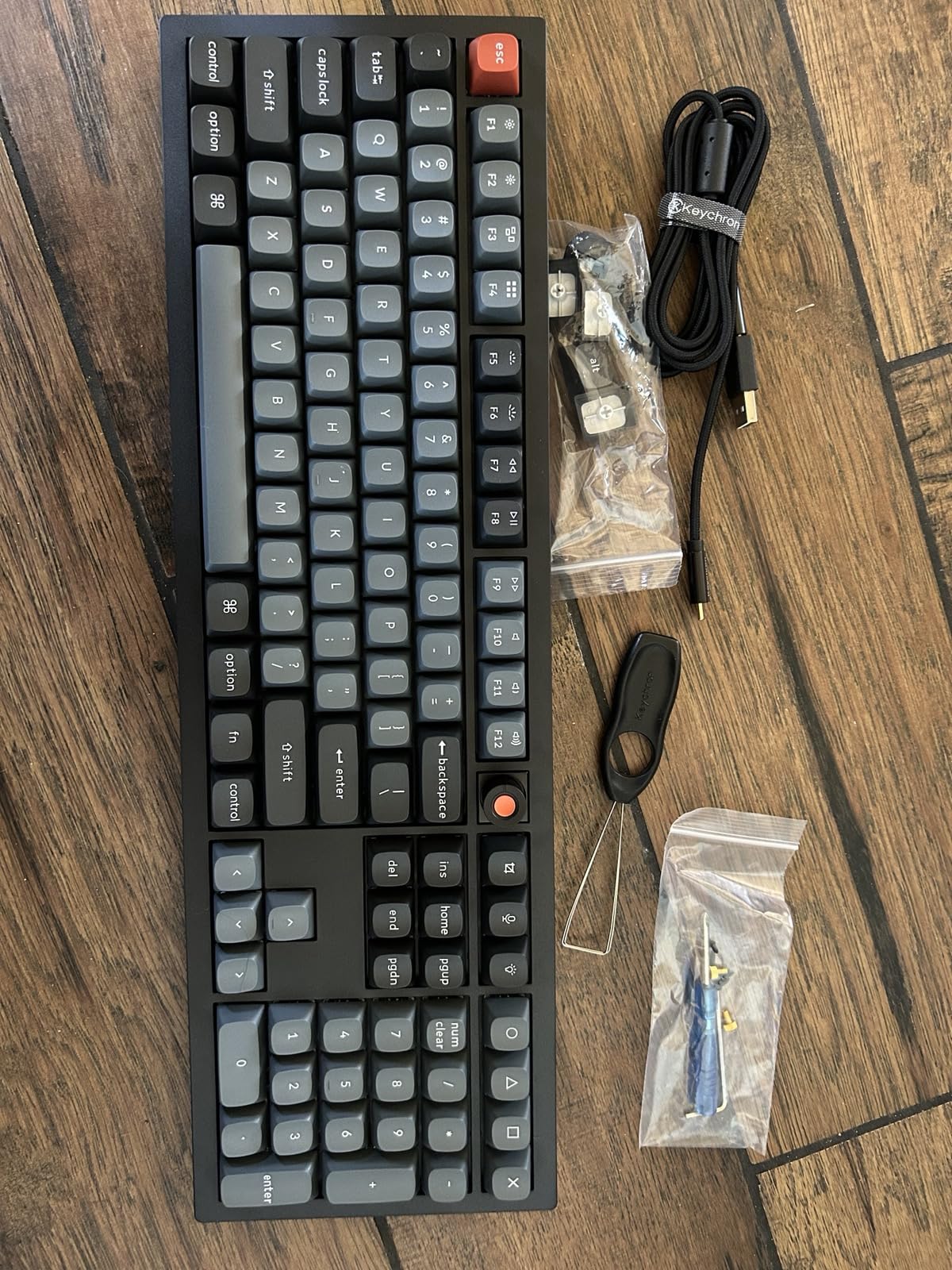 Keychron V6 8K Full Size Wired Mechanical Keyboard with Programmable Knob, 8000 Hz Polling Rate, OSA PBT Keycaps, Hot-swappable Super Red Switches, RGB Backlit for Mac Windows Linux customer photo 1