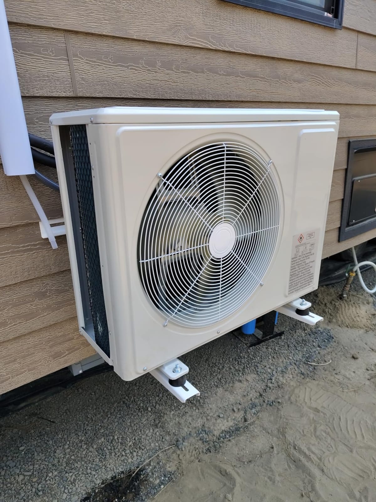 Mountman 9000 BTU Mini Split AC/Heating System,19 SEER2 110/120V Energy Efficient Ductless Inverter System,Cools Up to 450 Sq.Ft with Pre-Charged Condenser,Heat Pump & Installation Kits customer photo 1