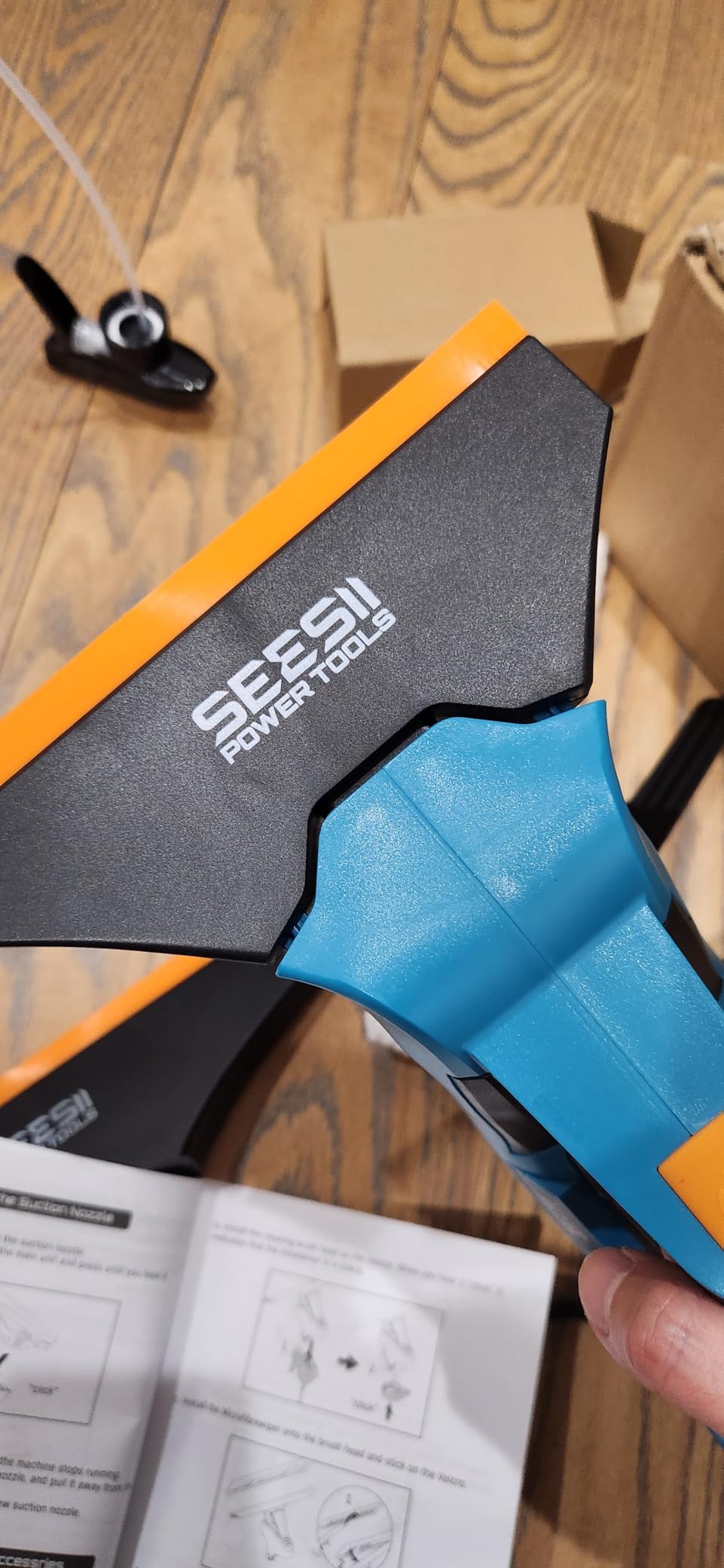 SEESII Cordless Window Vacuum Squeegee 2X 2000mAh for Glass Window customer photo 1