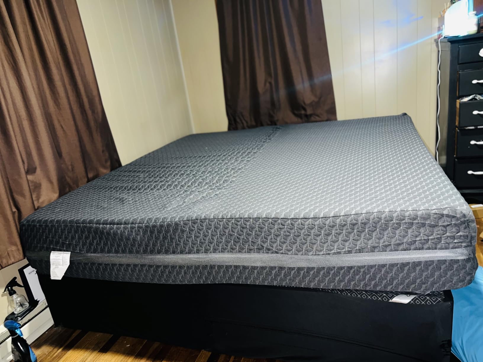 Novilla 14 Inch King Size Gel Memory Foam Mattress for Body Contouring | 14 Inch King Mattress for Consistent Pressure-Relieving Support, with Green Tea-Infused Foam, Mattresses in a Box customer photo 2