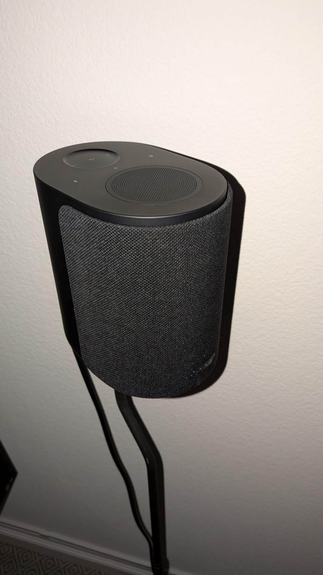 Bose New Lifestyle Ultra Speaker, Wireless Home Speaker, TrueSpatial Audio, CleanBass, AirPlay & Google Cast, Black customer photo 2