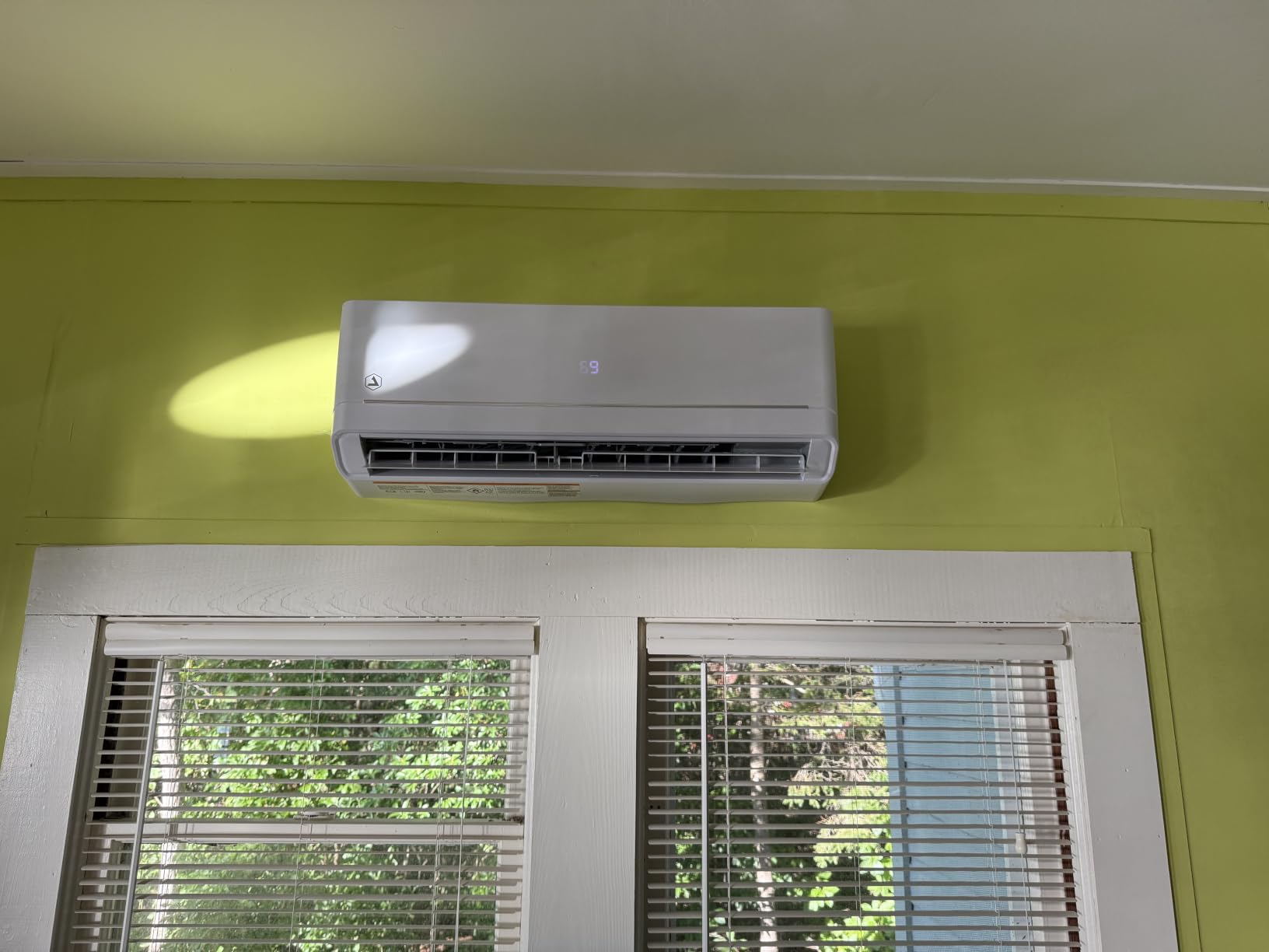 Albott 12,000 BTU Mini Split Air Conditioner and Heater SEER2 18, 115V customer photo 2