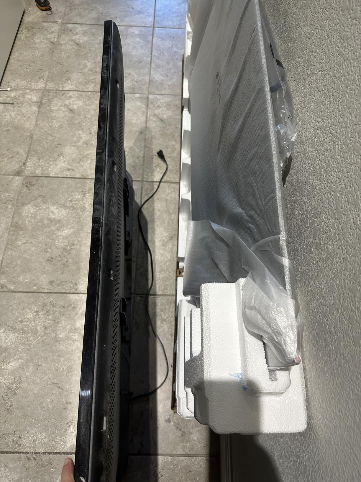 Samsung 65-Inch Class S85H Series, OLED, 4K, Smart TV, 2026 Model customer photo 2