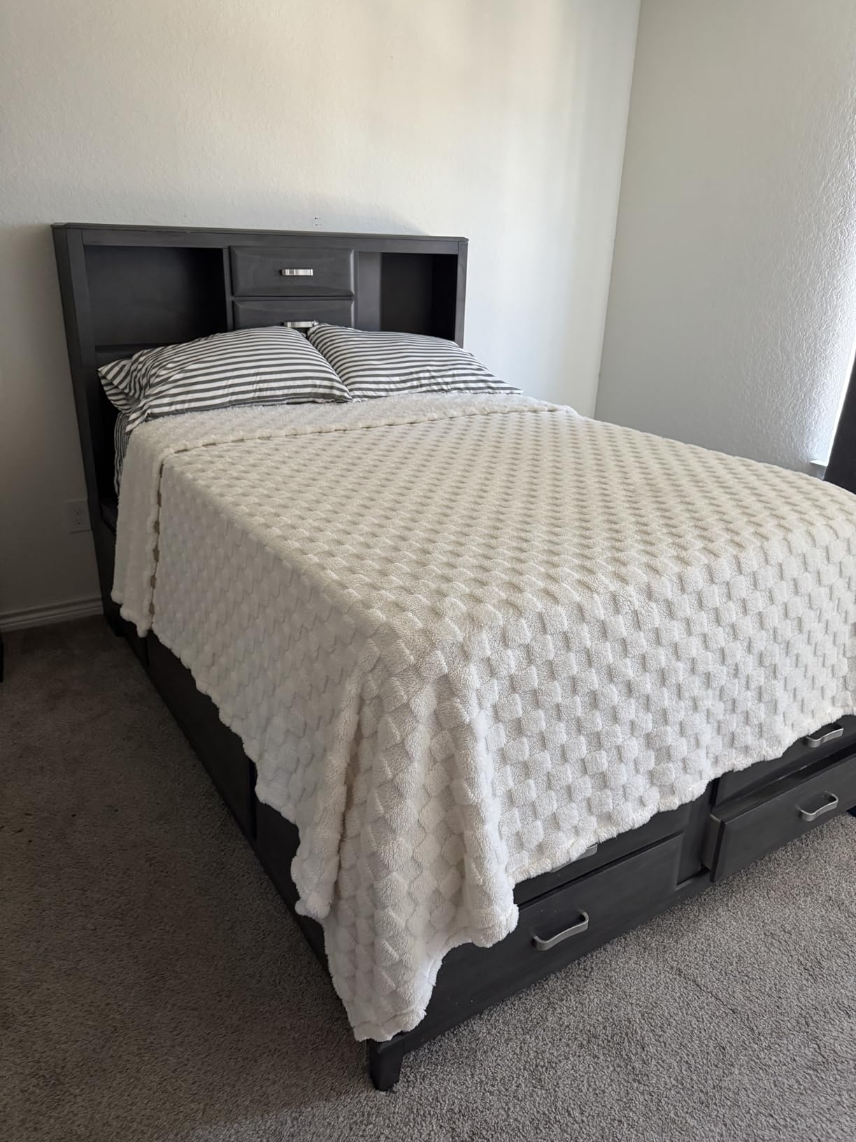 Queen Mattress, 14 Inch Medium Firm Hybrid Queen Mattress Cooling Gel Memory Foam Individually Wrapped Pocket Coils, Excellent Edge Support, Zone Support for Back Neck Pain Relief, Fiberglass-Free customer photo 1
