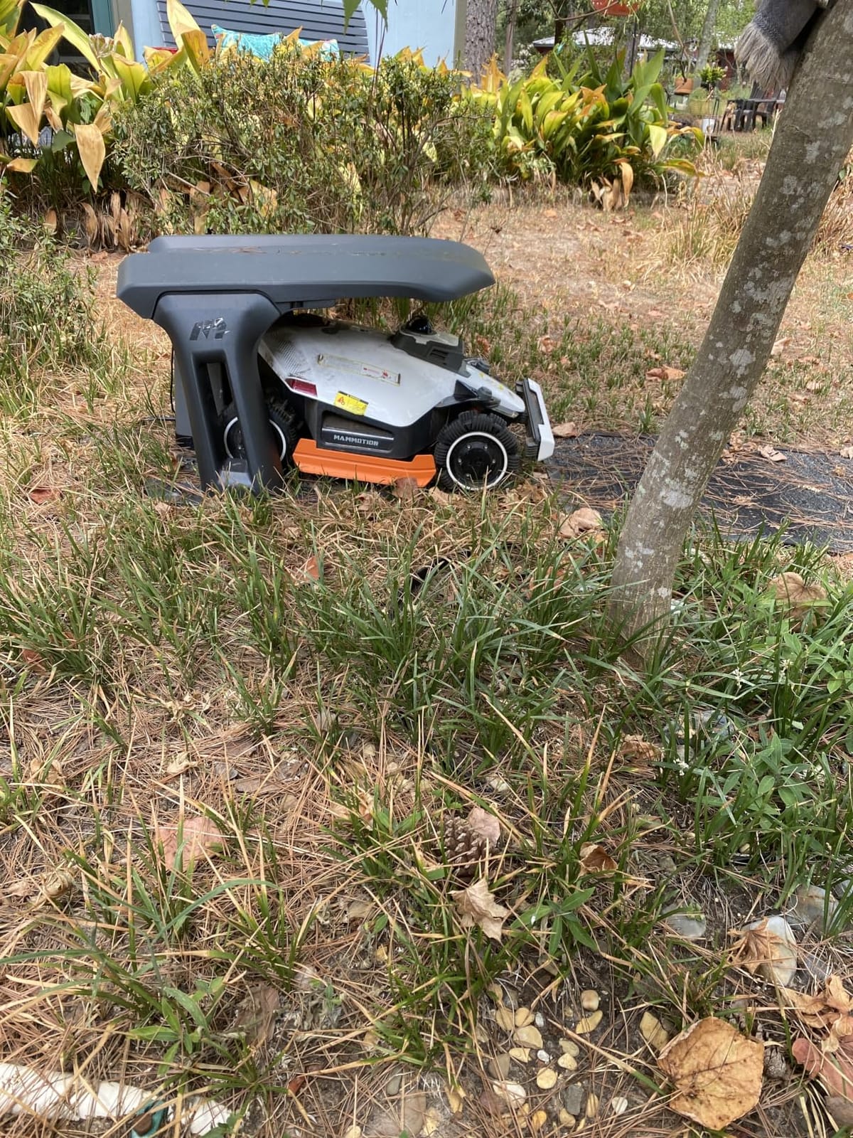 Mammotion LUBA 3 AWD 3000H Robot Lawn Mower with Cleaning Stand (Ship Separately), 360° LiDAR+NetRTK+AI Vision, 5400 sq.ft/h, AWD for 80% Slopes, Cutting Height 2.2