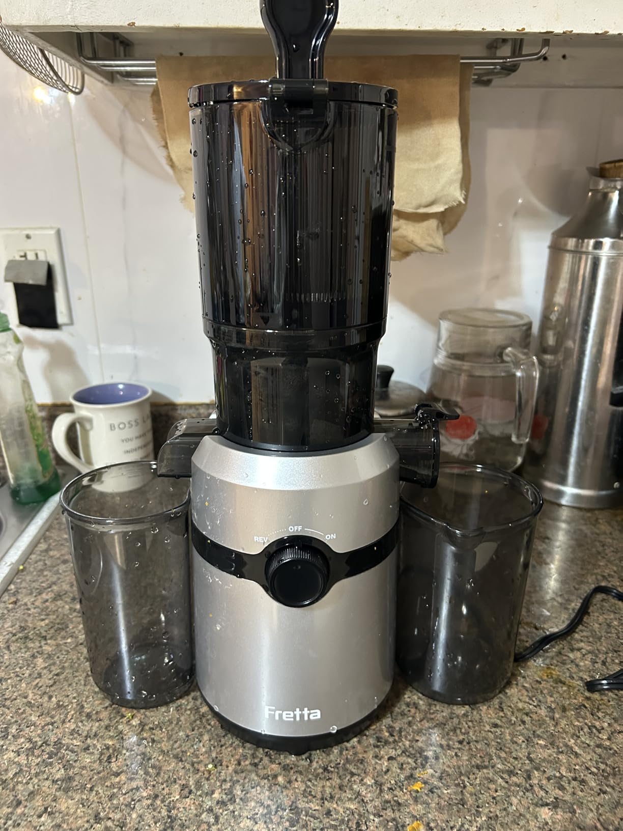 Juicer Machines,Fretta Cold Press Juicer Machines with Wide Mouth Feed Chute,Fit Whole Fruits & Vegetables,Easy to Clean Compact Juicer,Black customer photo 1