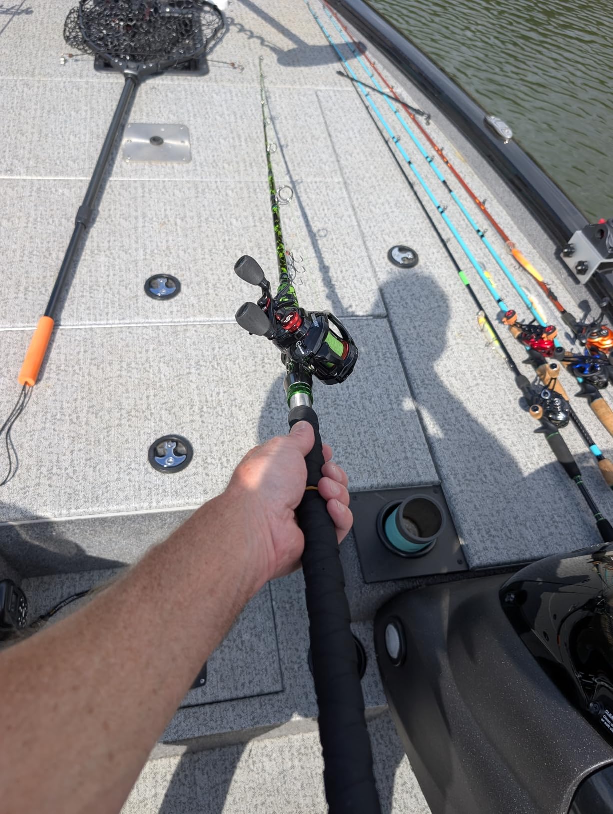 Sougayilang Catfish Rod 7' MH Catfishing Pole, Carbon Fishing Rod with Solid Tip, Stainless Steel Guides & Spiral EVA Handle for Freshwater Saltwater for Catfish-Spinning/Casting customer photo 2
