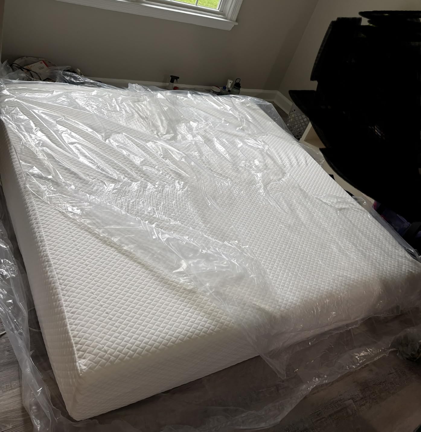EGOHOME Short Queen Mattress 10 Inch Gel Memory Foam Mattress, Medium Firm | Bed Mattress in A Box, Cooling Green Tea Gel, Pressure Relief, CertiPUR-US Certified, Fiberglass Free, 60''L x 75''W, White customer photo 1