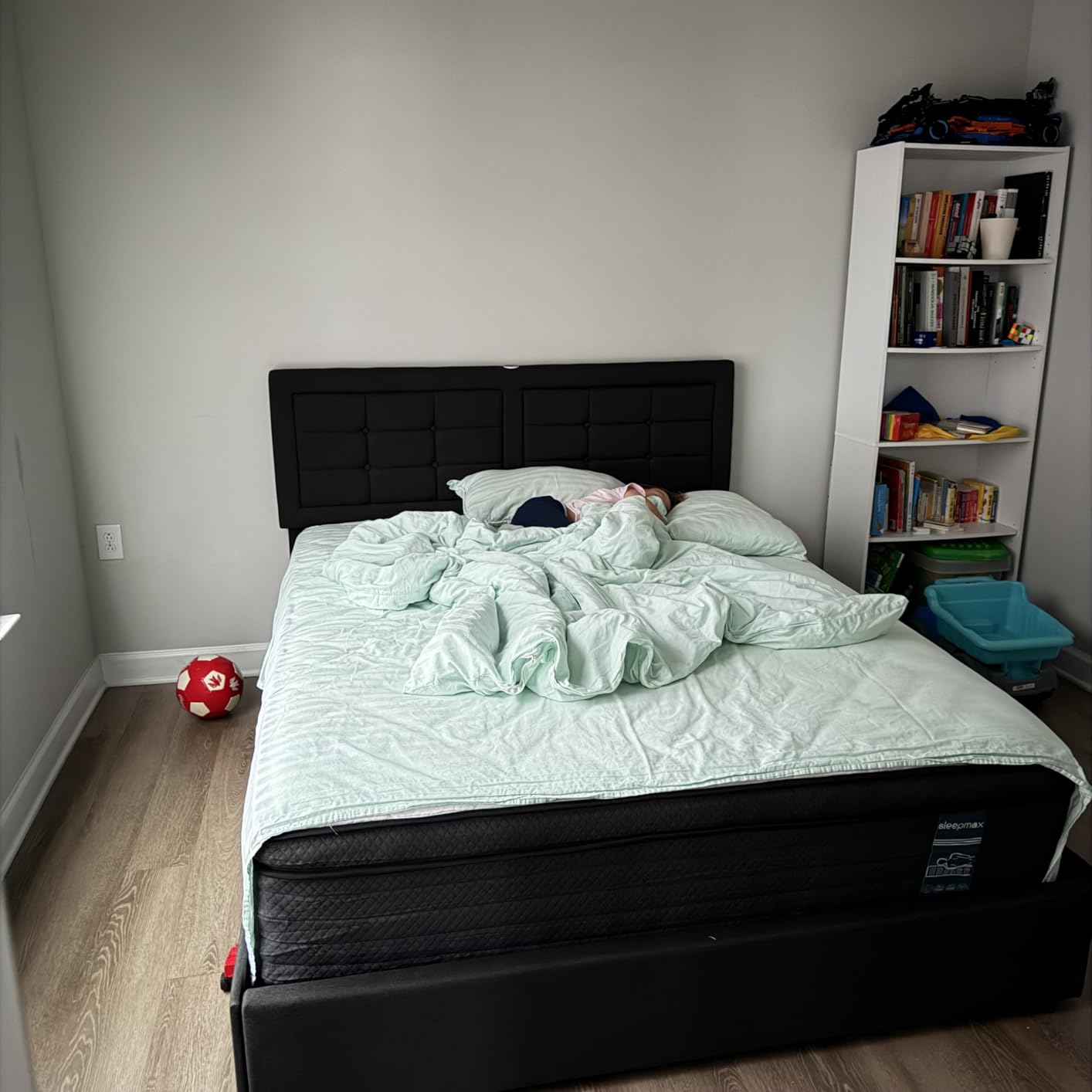 Sleepmax Queen Mattress 14 Inch, Cooling Pain Relief Hybrid Mattresses customer photo 1