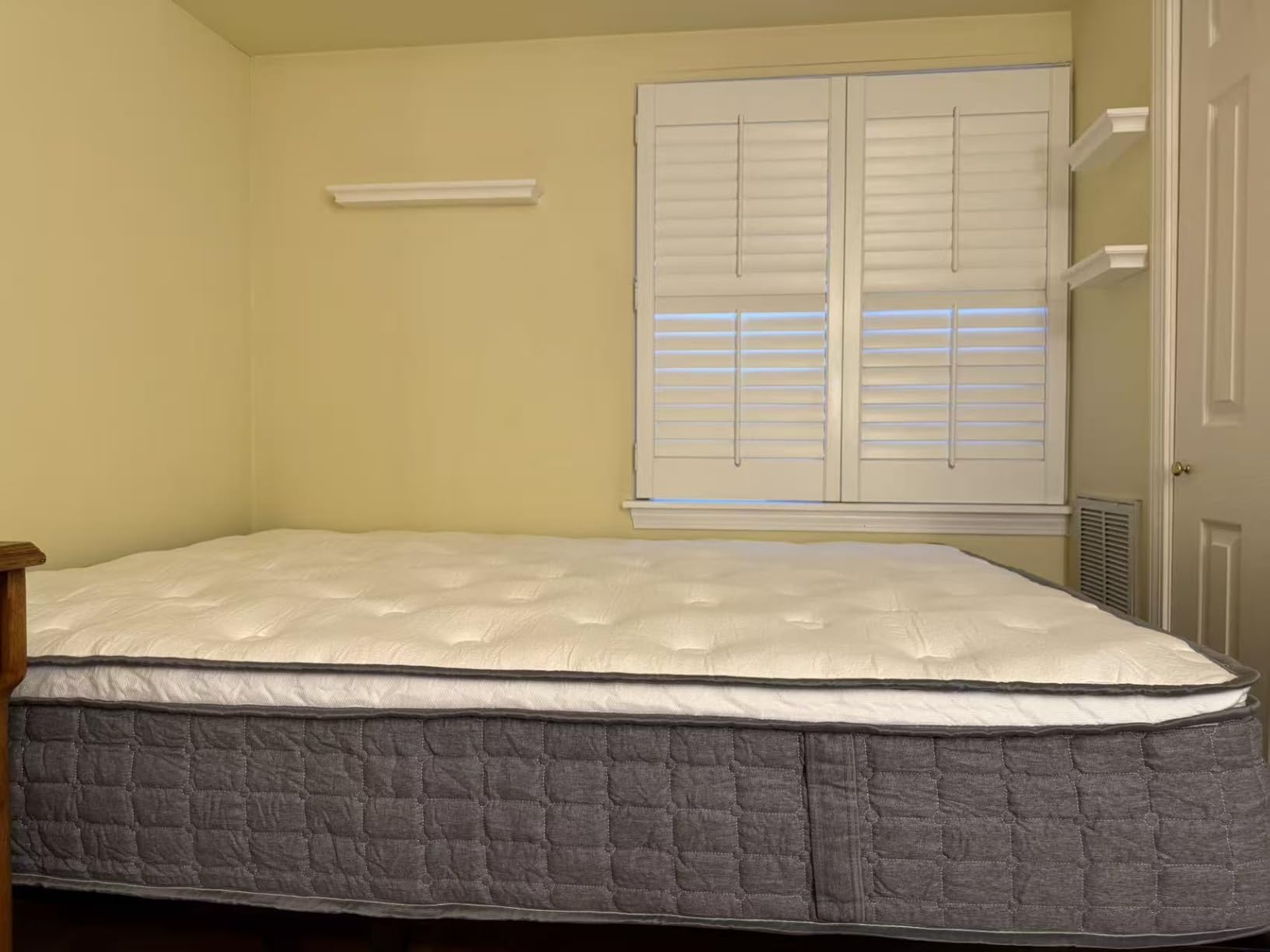 Queen Mattress 12 Inch, Medium Firm Feel, Queen Size Mattresses in Box, Individually Pocket Coils for Motion Isolation, Cooling & Comfortable Sleep with Gel Foam, CertiPUR-US Certified customer photo 1