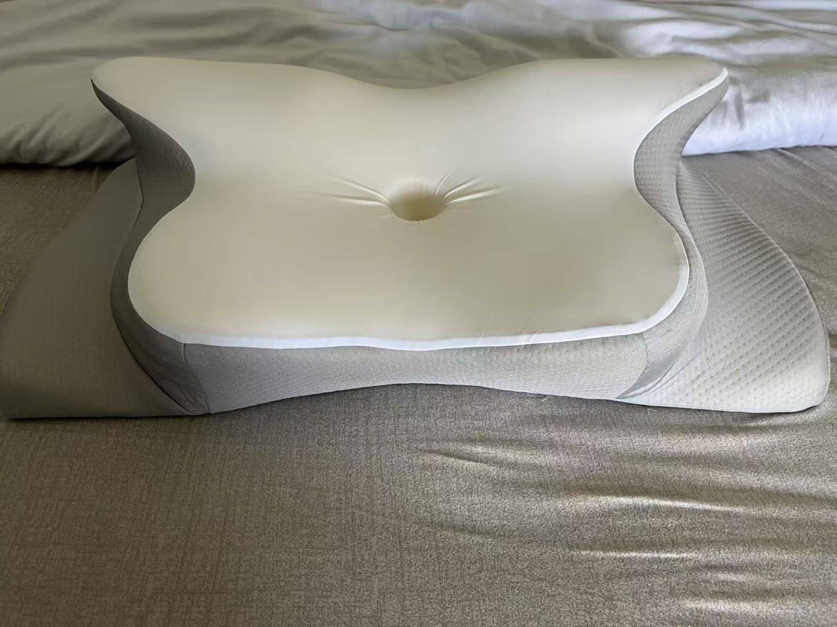 Cervical Neck Pillow, Memory Foam Pillows for Neck and Shoulder Pain Relief, 2 Heights Ergonomic Pillow with Breathable Ice Silk Cover, Neck Support Pillow for Side Sleepers, White customer photo 1