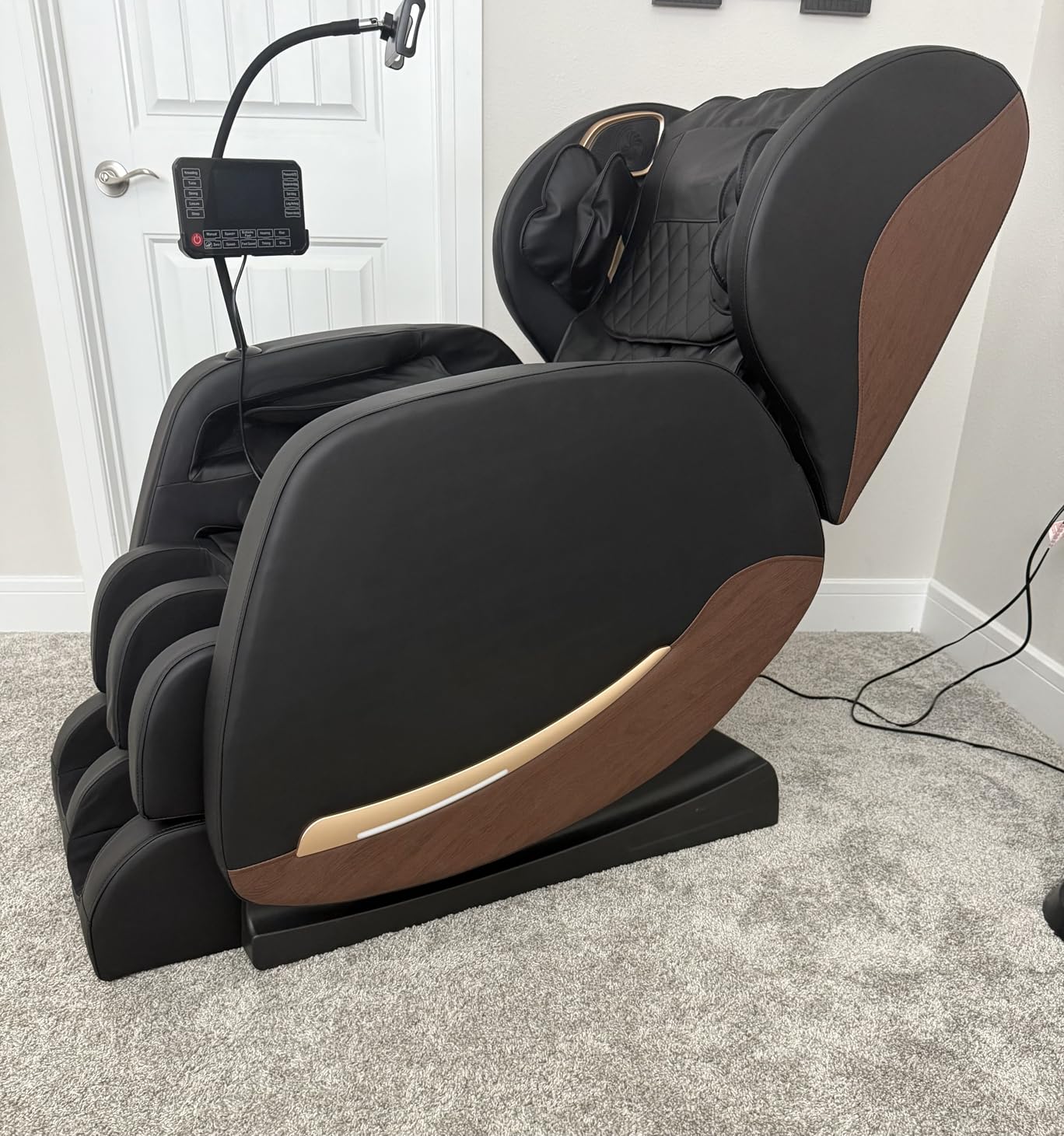 Massage Chair Full Body, 14 Fixed Rollers, Zero Gravity Recliner customer photo 1
